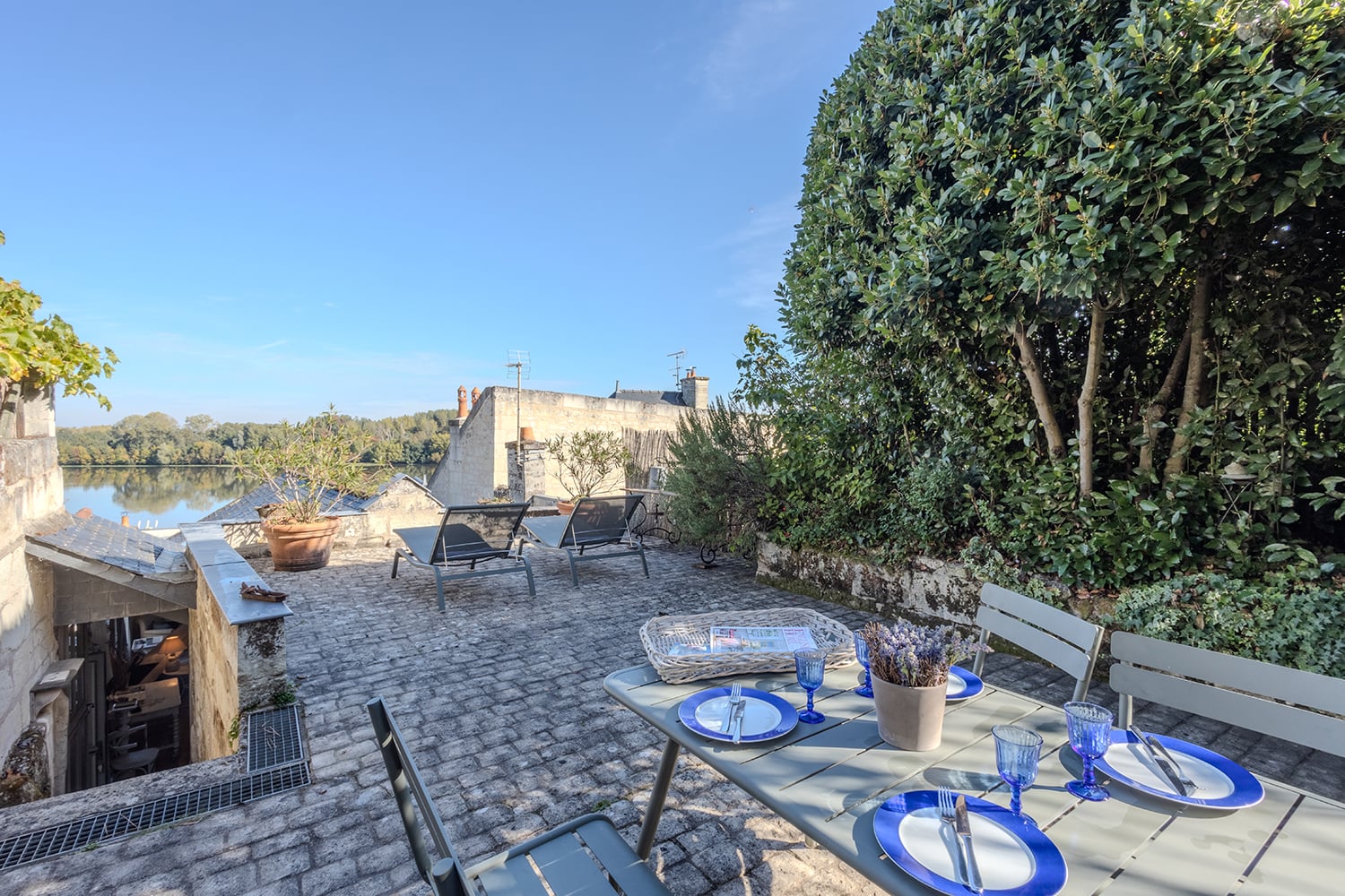 Dining terrace | Rental home in Pays de la Loire