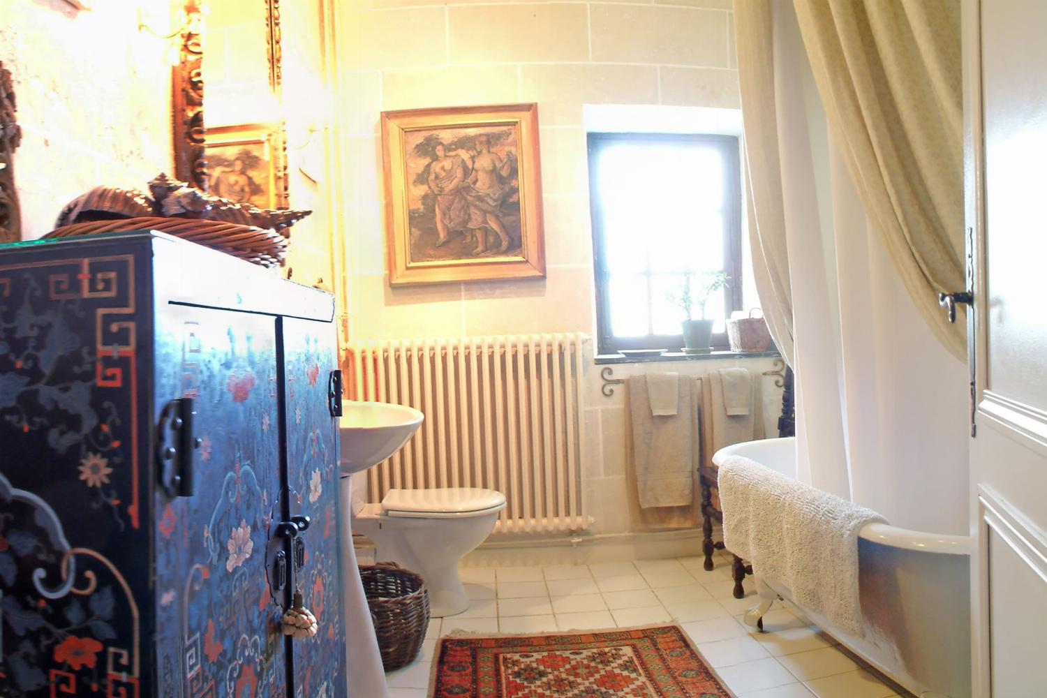 Bathroom | Holiday home in the Loire Valley