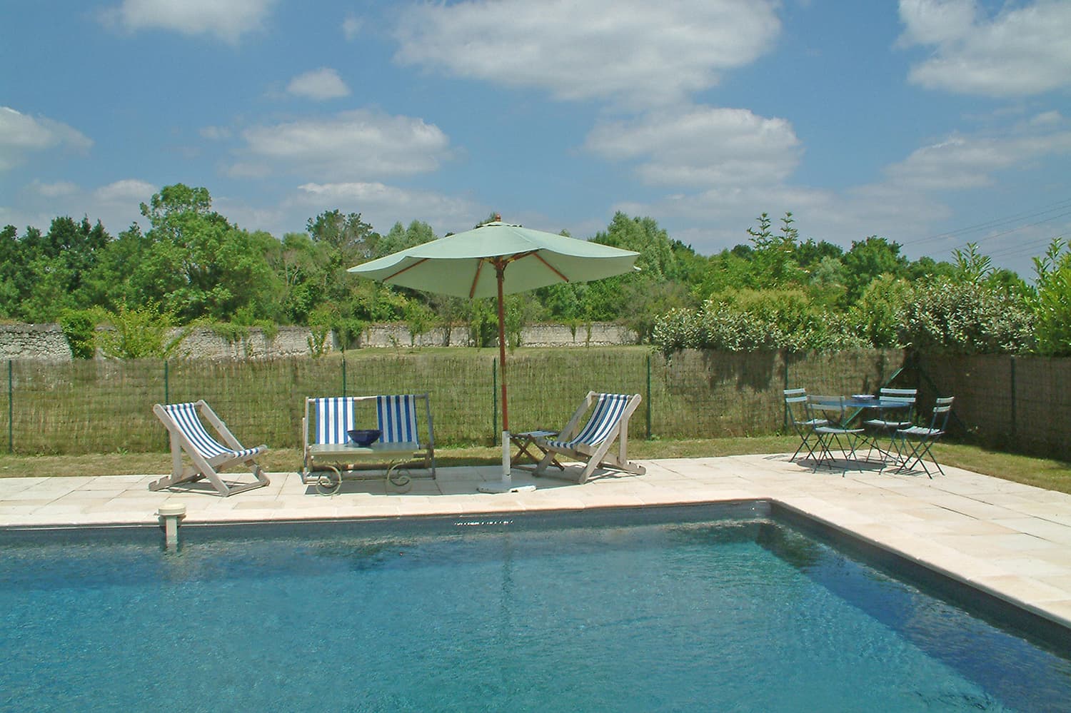 Private pool with terrace near Varennes-sur-Loire, Pays de la Loire