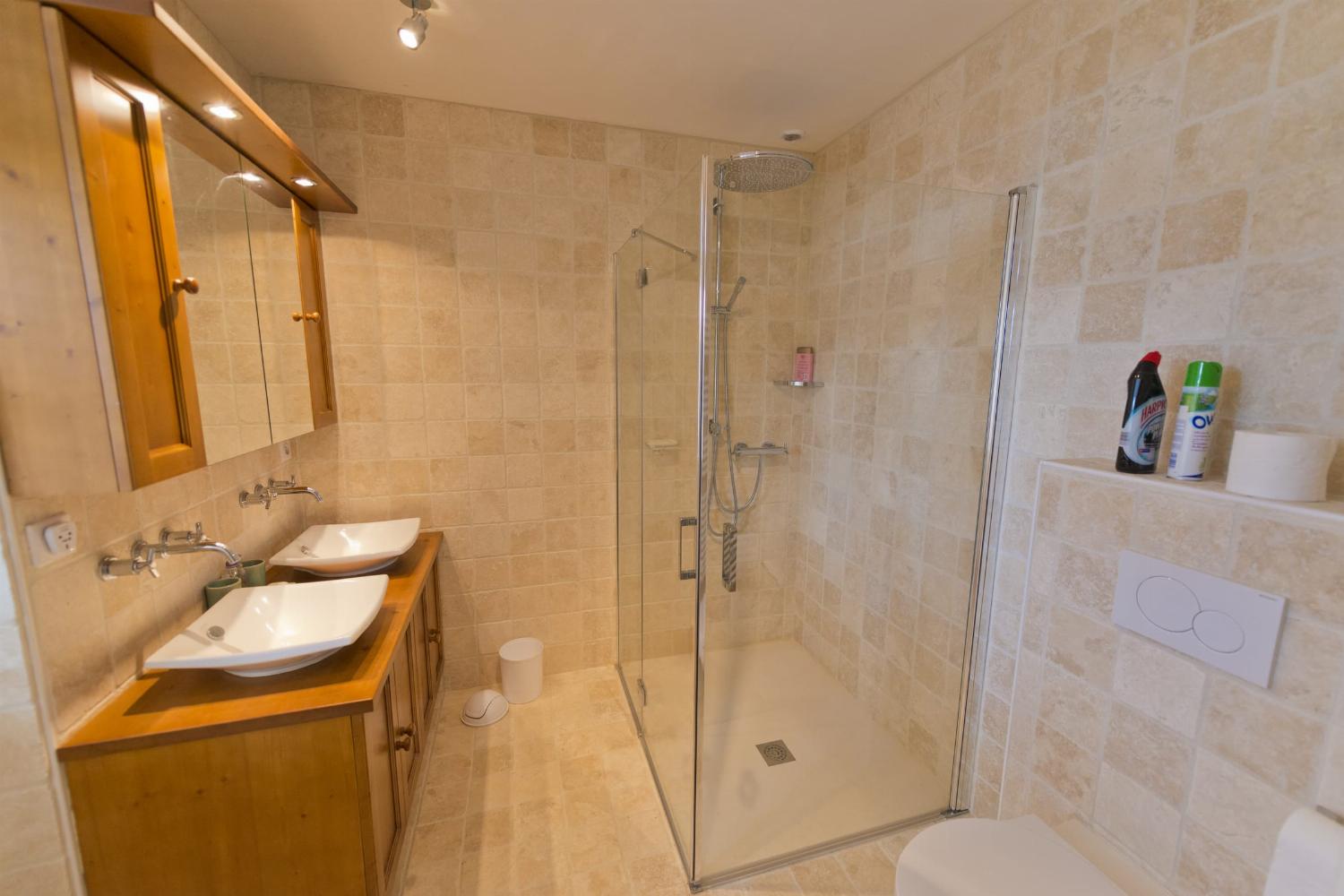 Bathroom | Rental home in Loire