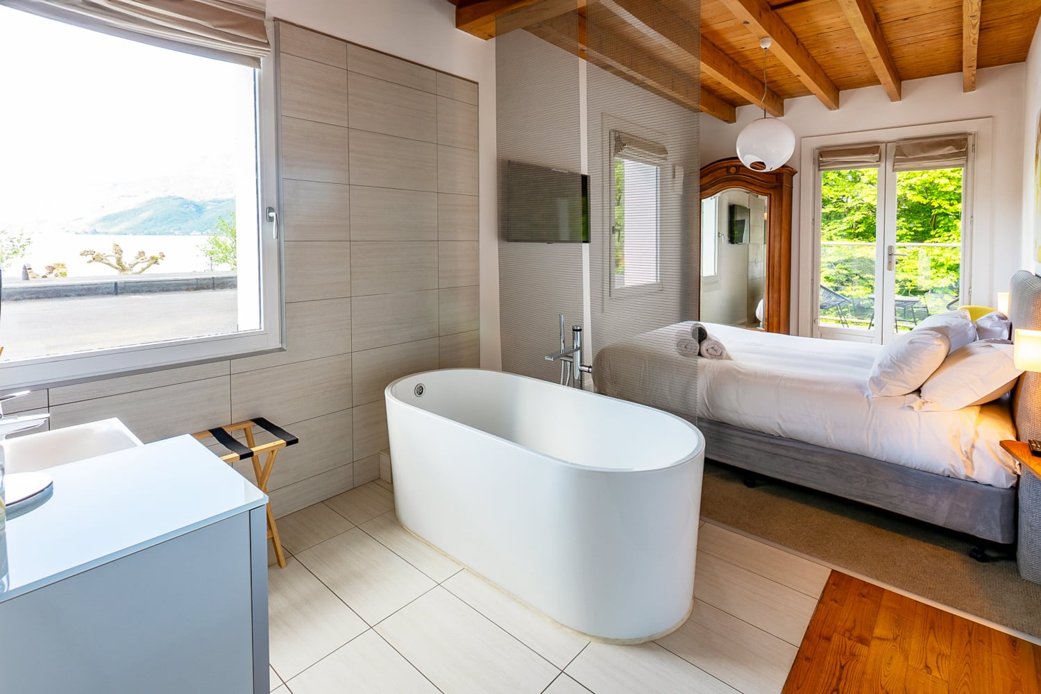 Bathroom | Self-catering home in Auvergne-Rhône-Alpes
