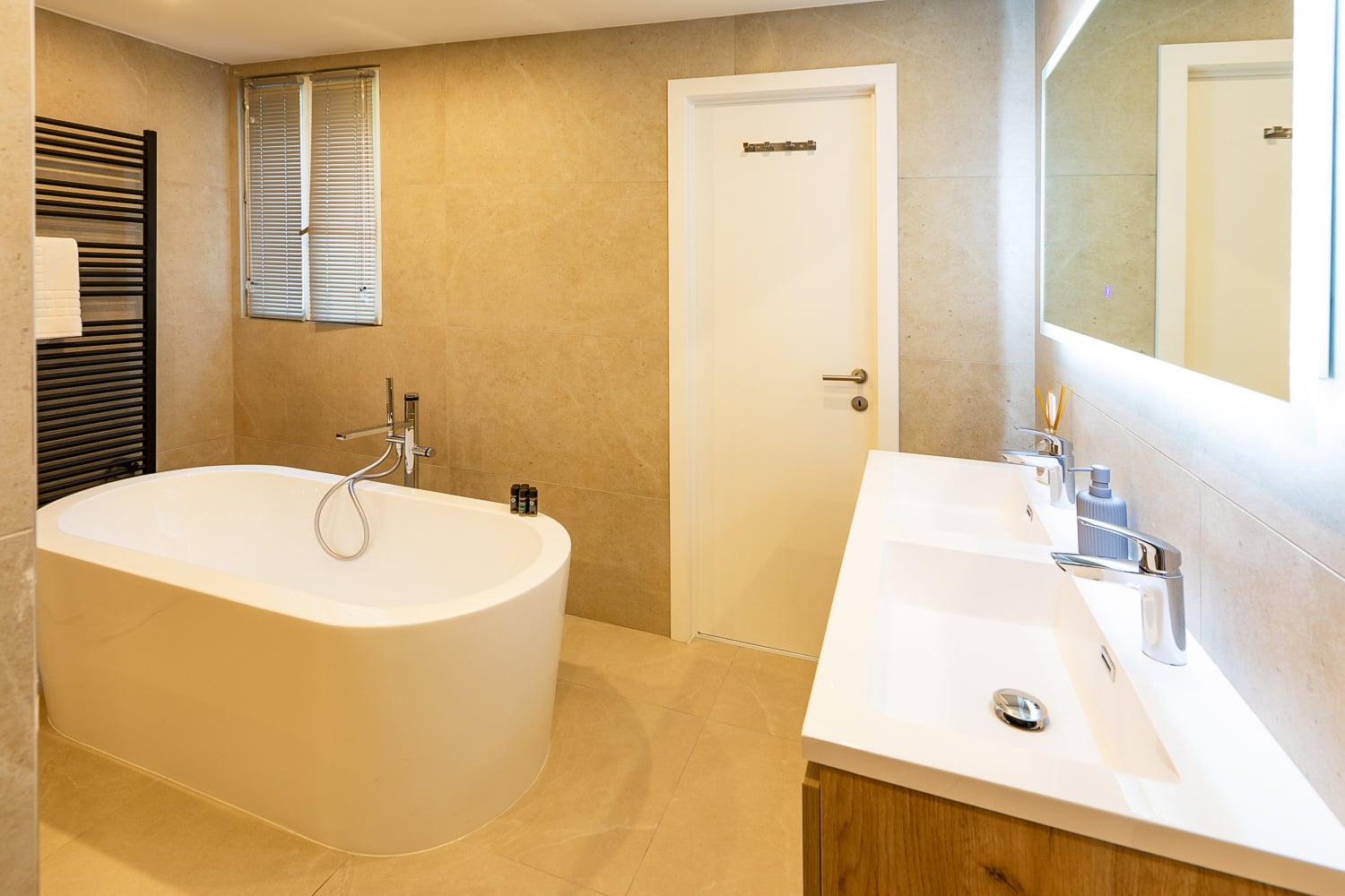 Bathroom | Self-catering home in Auvergne-Rhône-Alpes