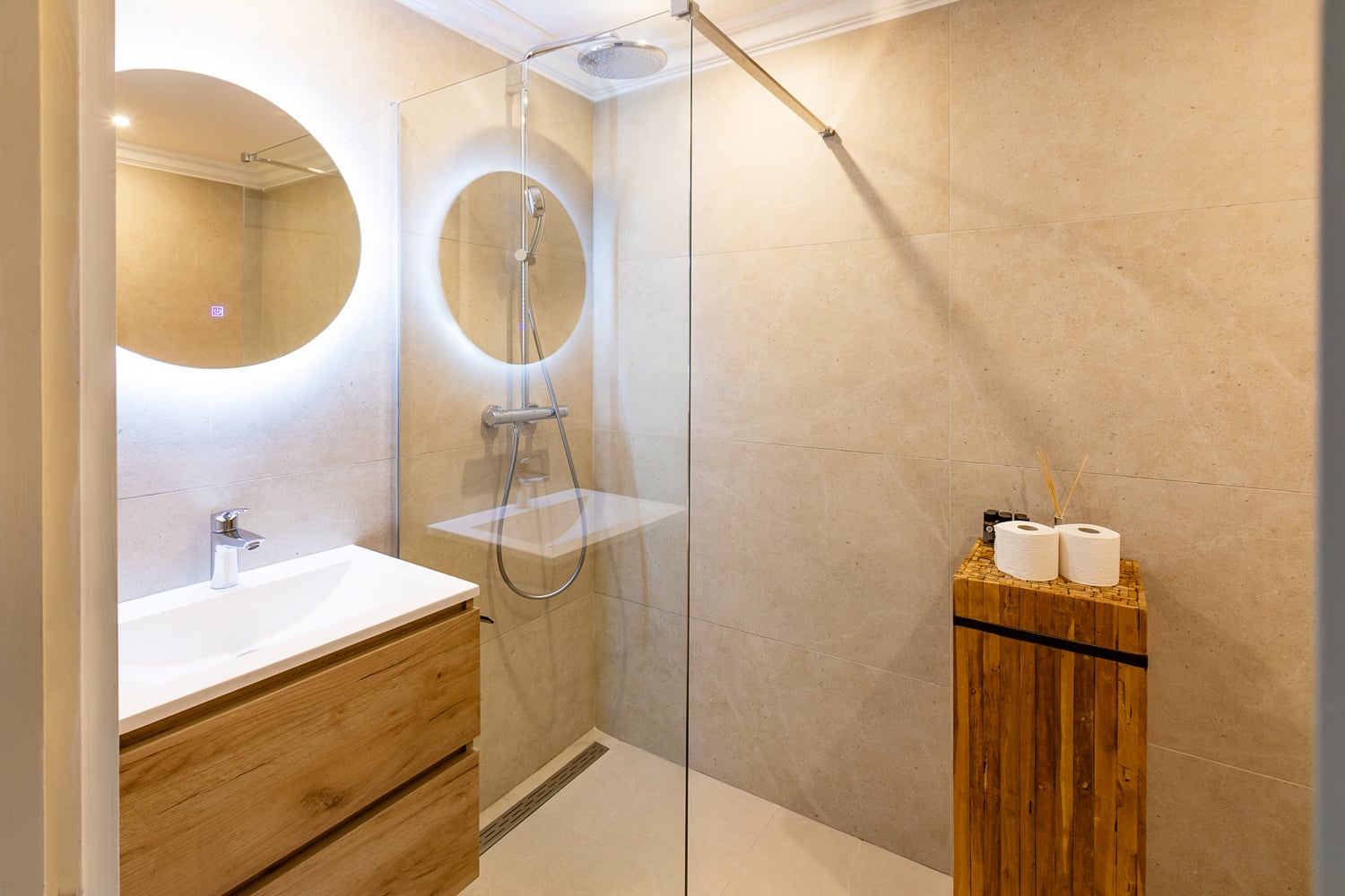 Bathroom | Self-catering home in Auvergne-Rhône-Alpes