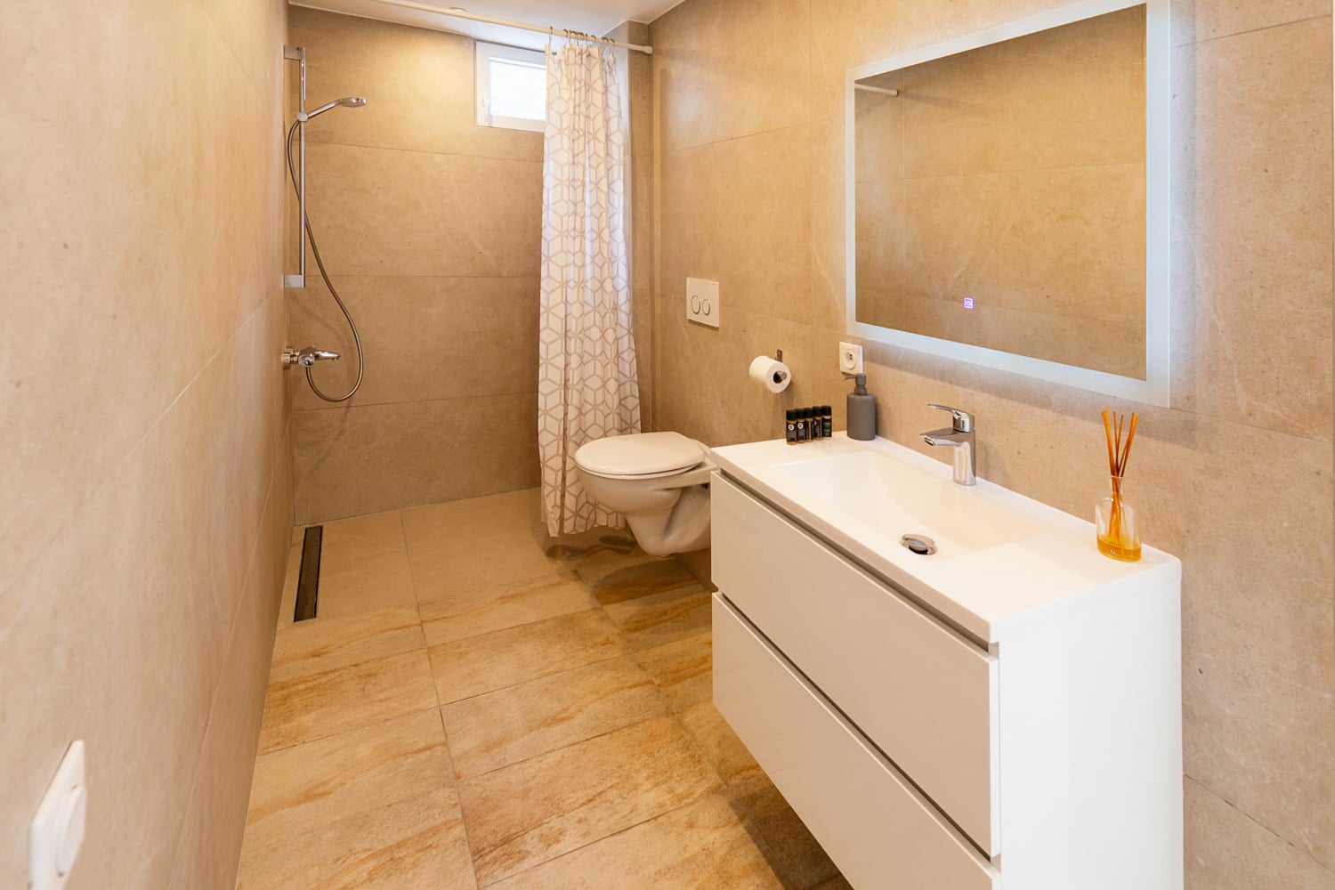 Bathroom | Self-catering home in Auvergne-Rhône-Alpes