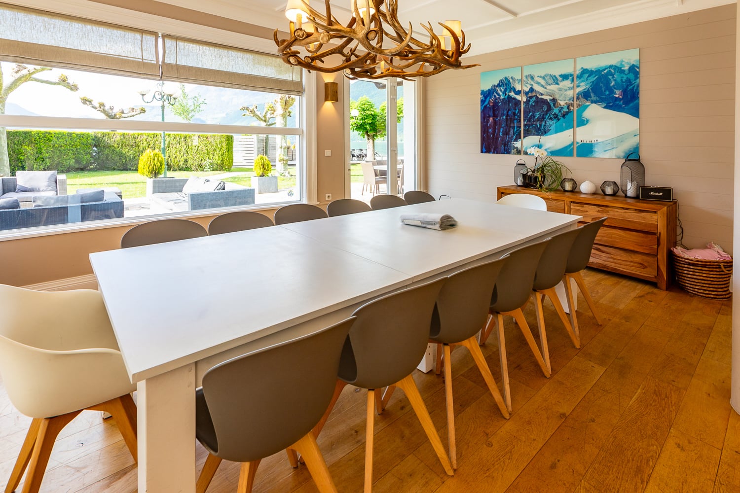 Dining room | Self-catering home in Auvergne-Rhône-Alpes