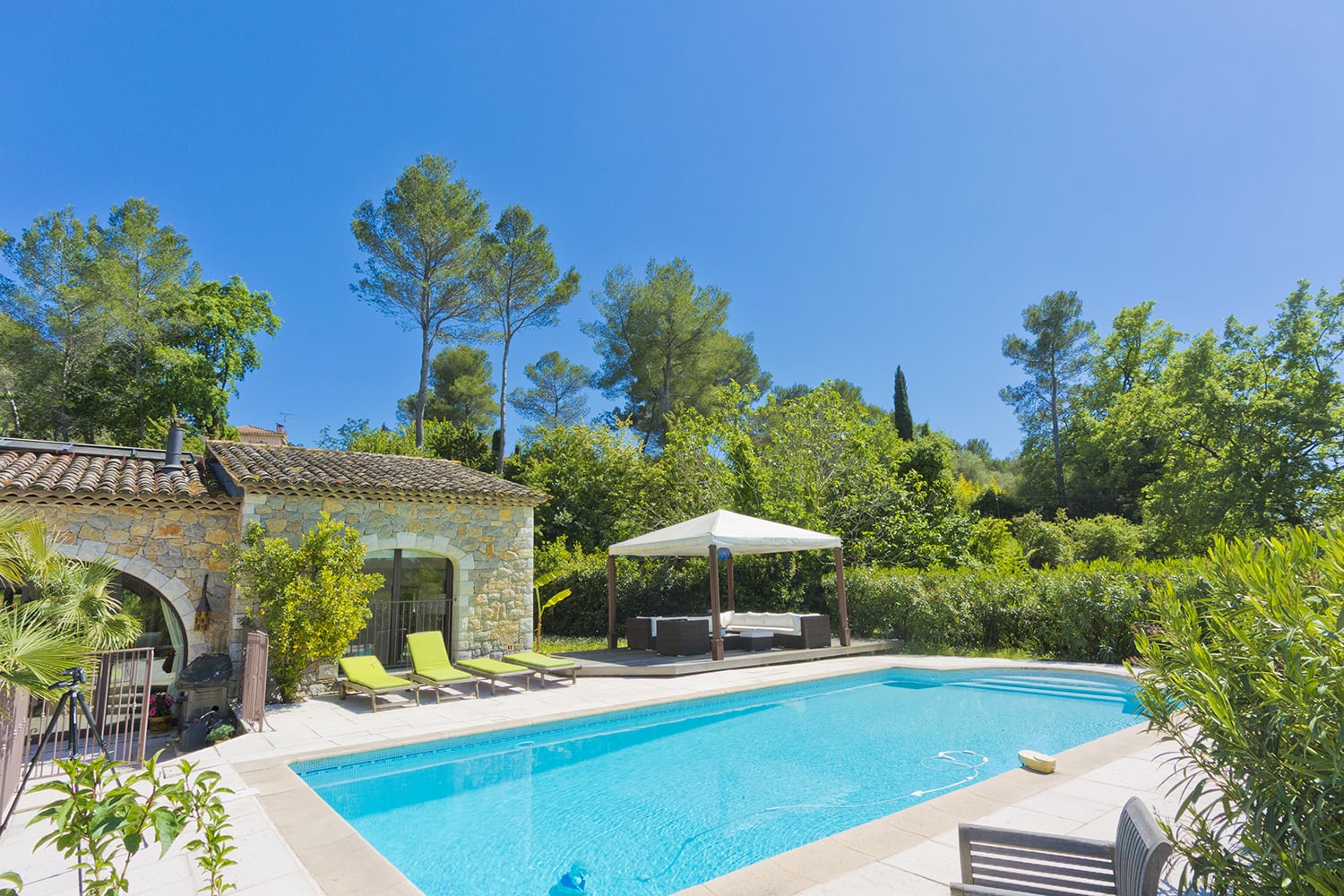 Private pool