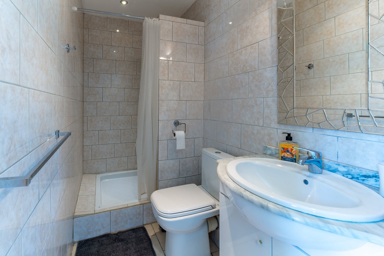 Bathroom | Rental home in Nouvelle-Aquitaine