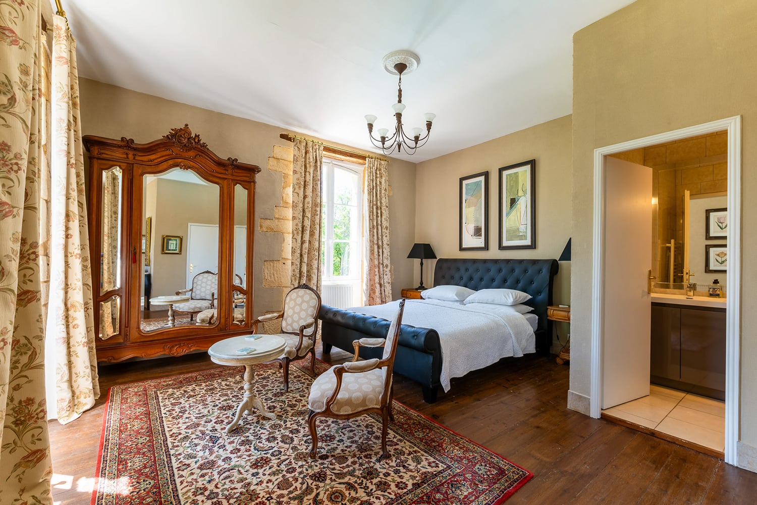 Bedroom | Rental home in Nouvelle-Aquitaine