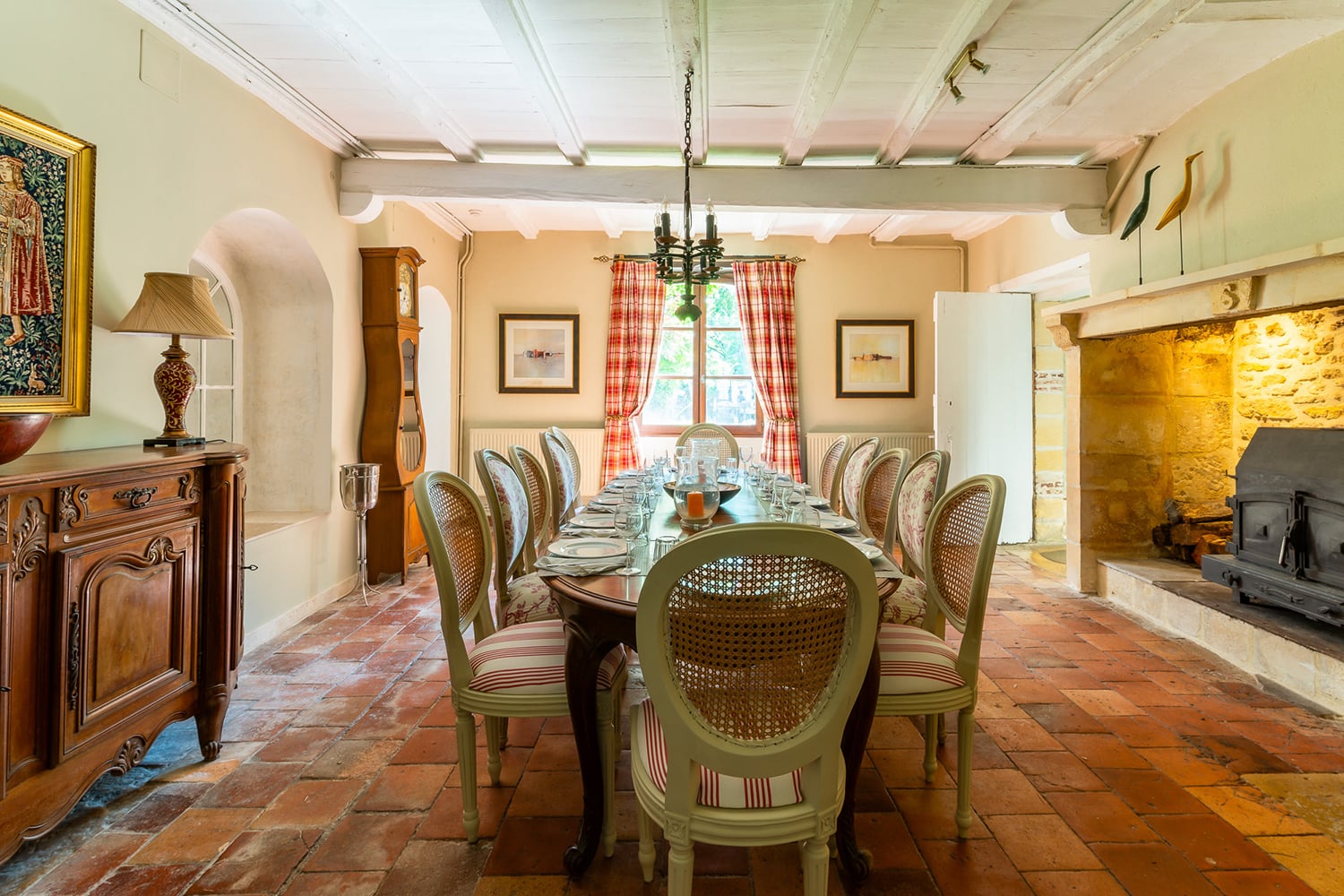 Dining room | Rental home in Nouvelle-Aquitaine