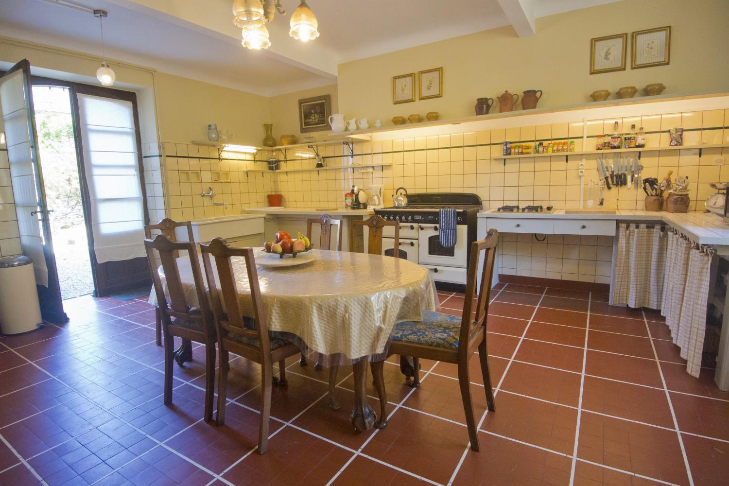 Kitchen | Rental home in Nouvelle-Aquitaine
