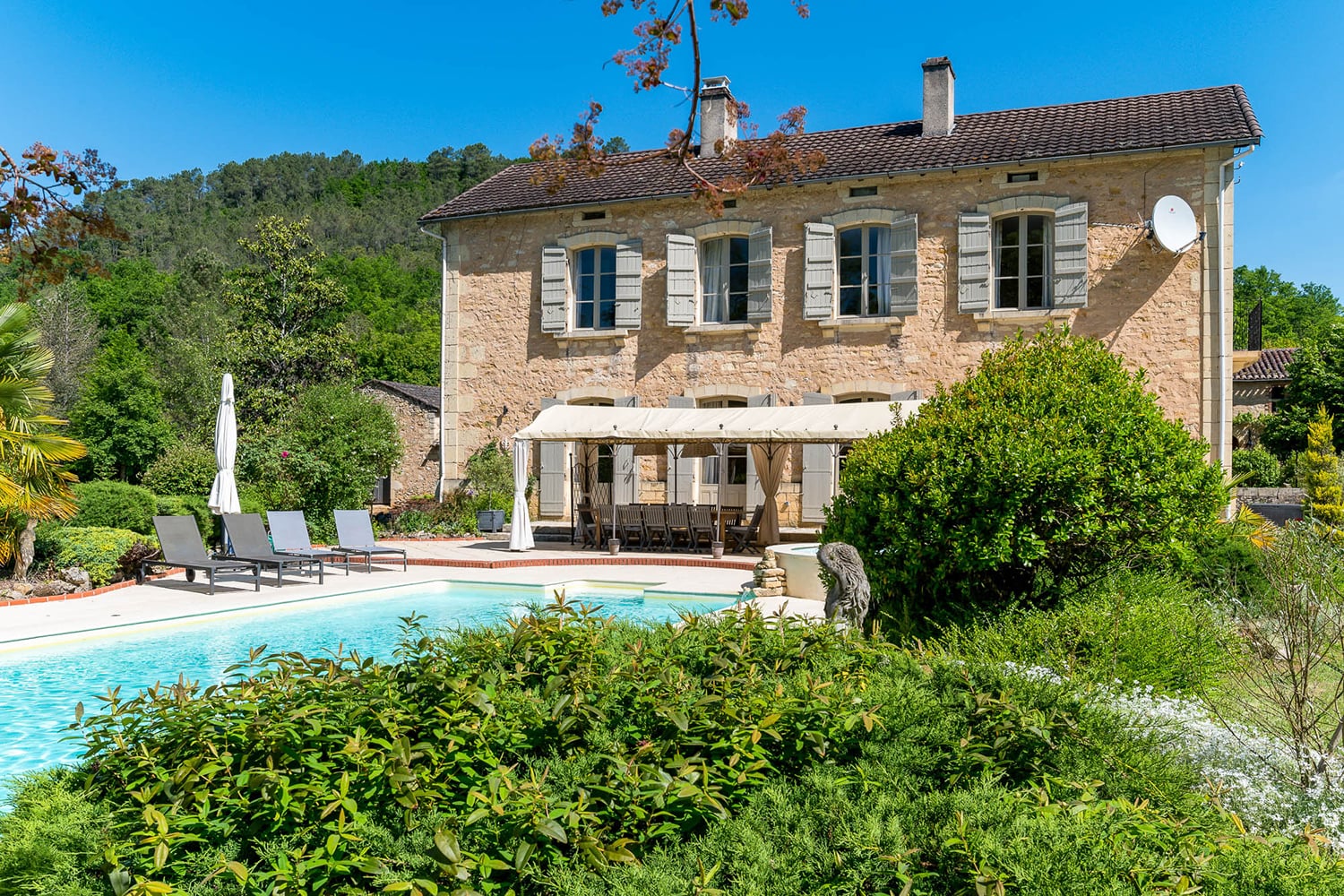 Rental home in Nouvelle-Aquitaine with private heated pool