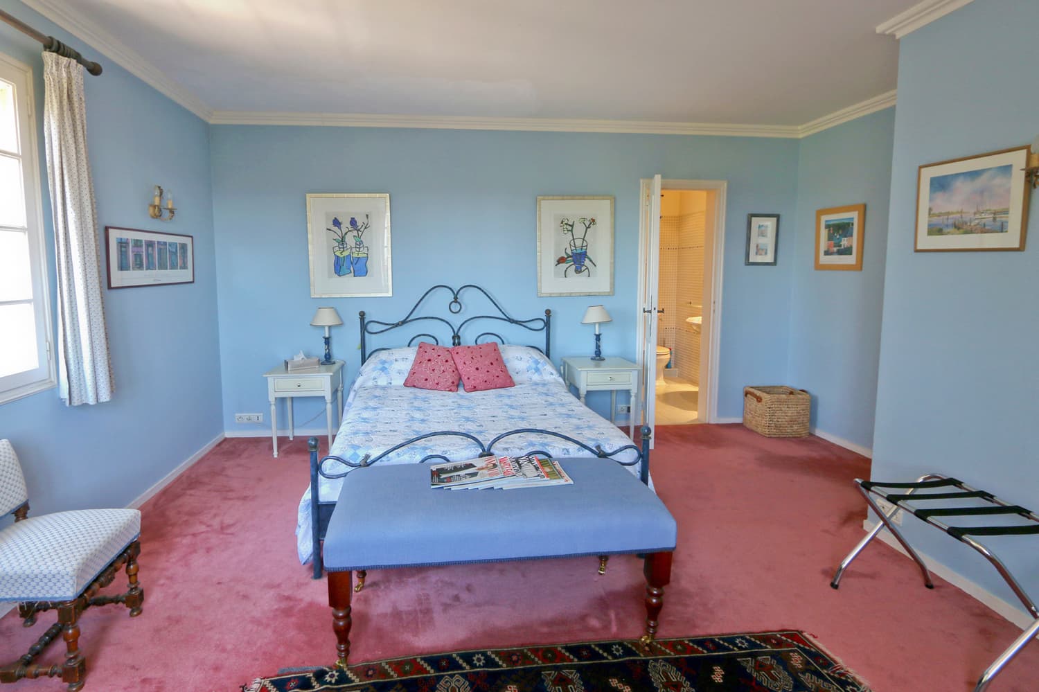 Bedroom in Provence holiday villa