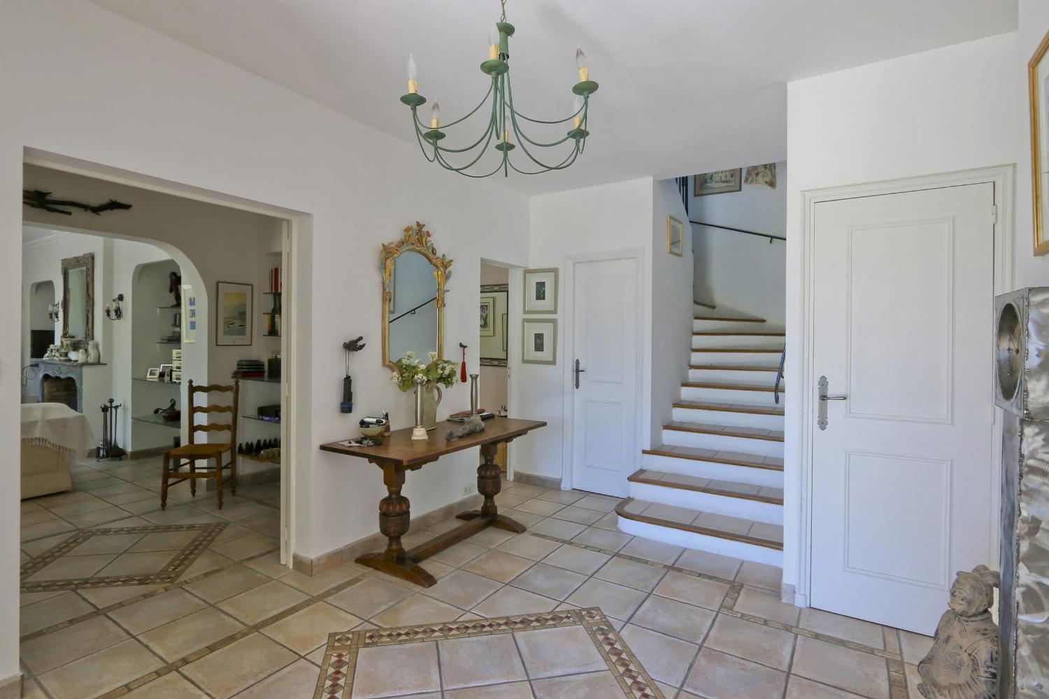 Hallway | Holiday villa in Provence