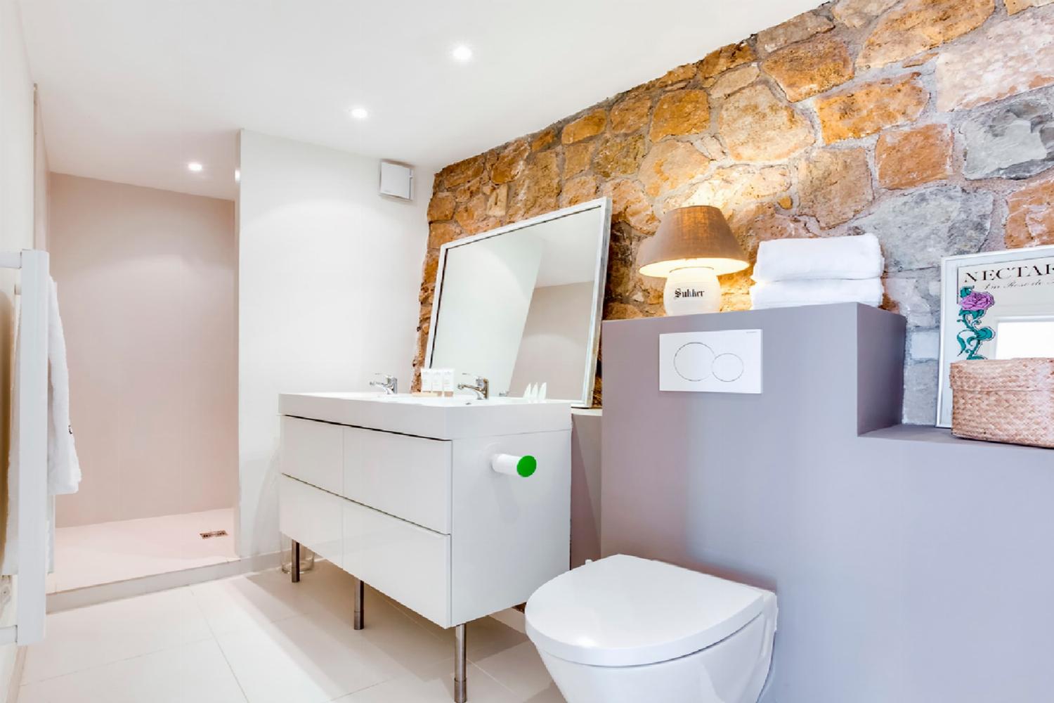 Bathroom | Holiday accommodation in Provence