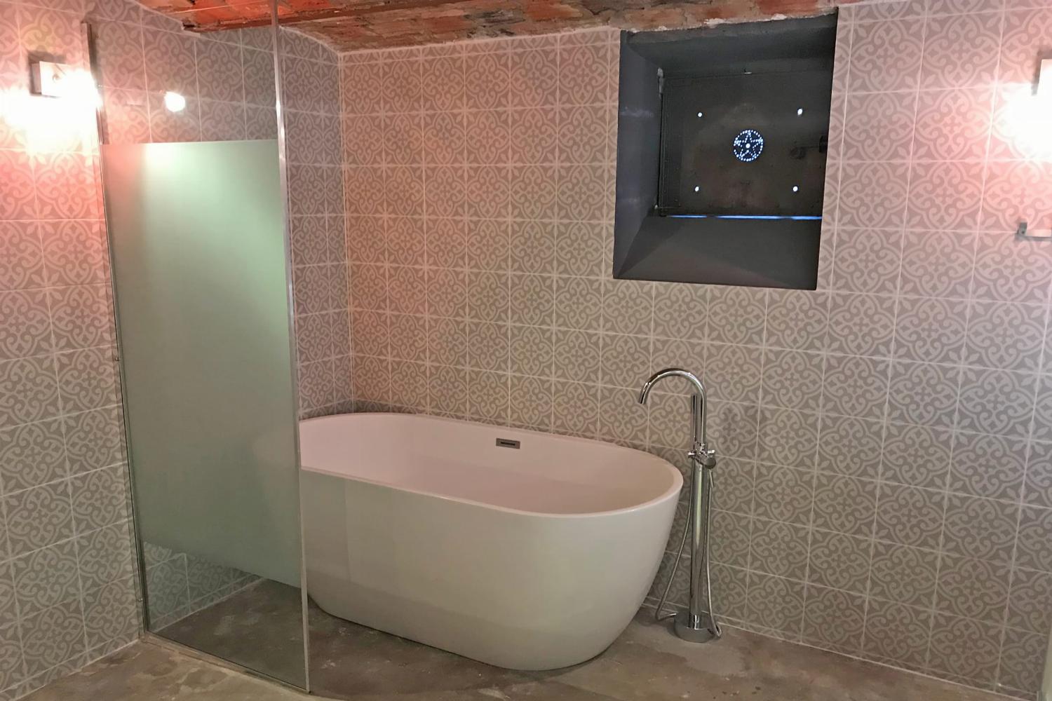 Bathroom | Rental home in South of France