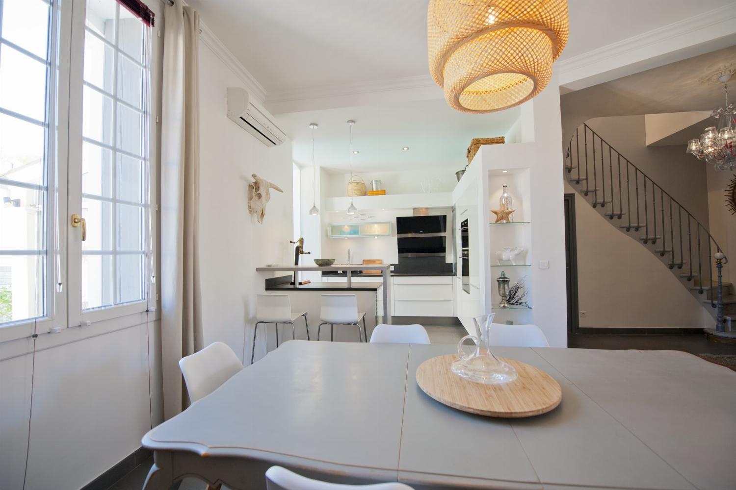 Dining room | Rental home in South of France