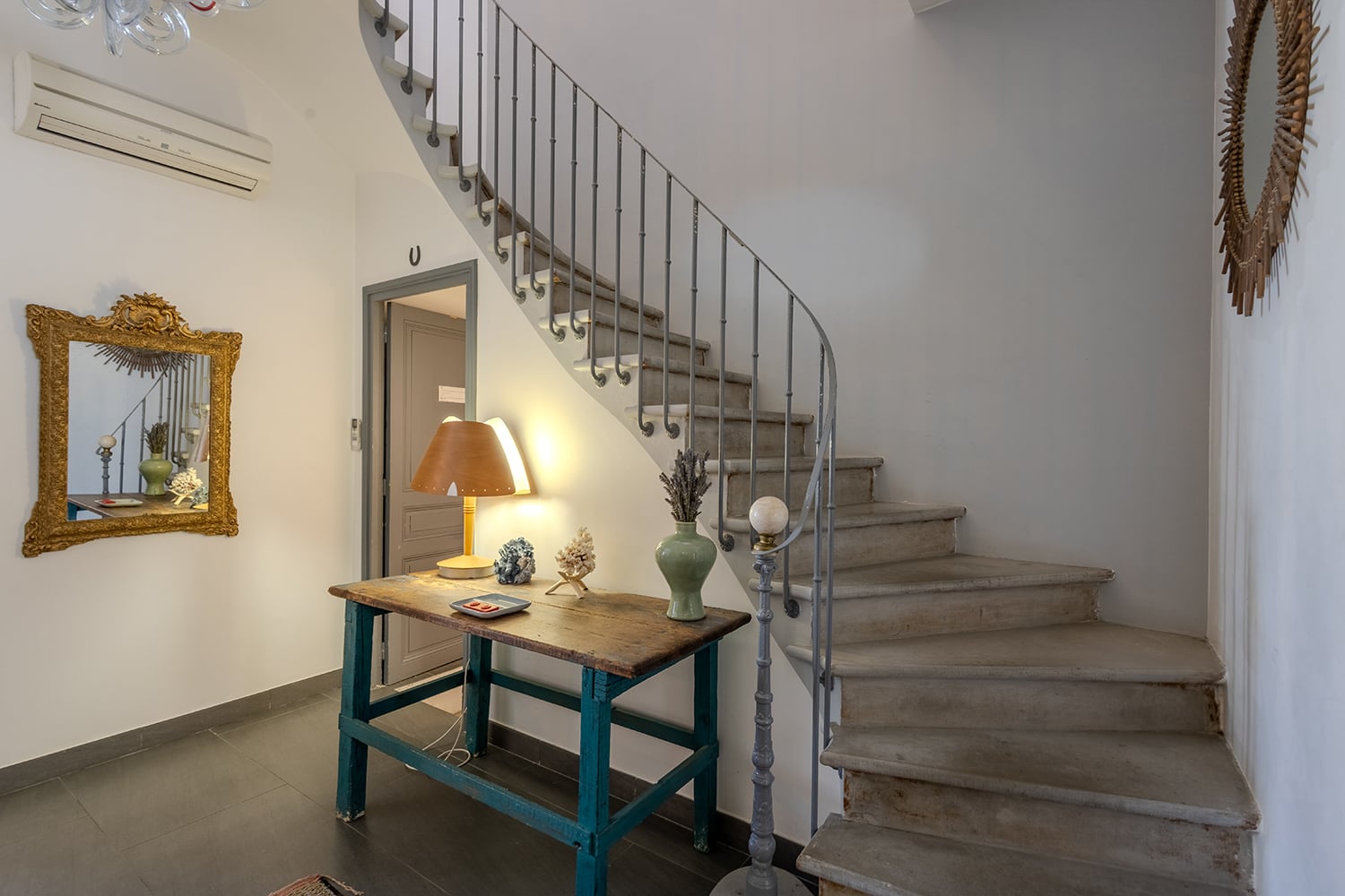 Staircase | Rental home in Narbonne Staircase | Rental home in Narbonne