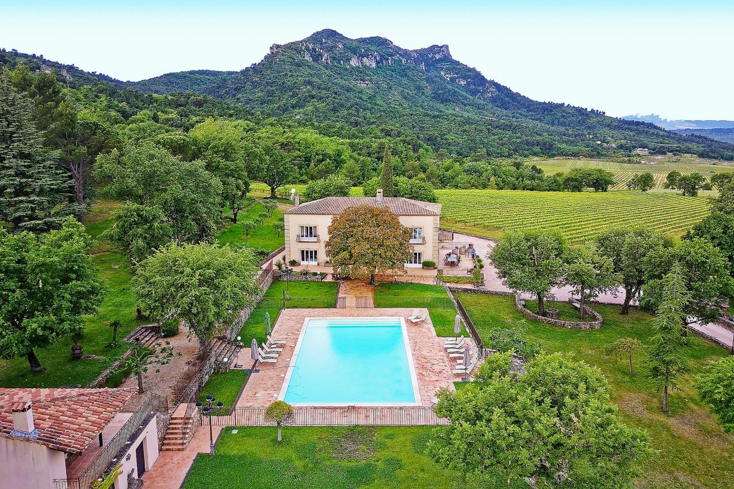 Vacation accommodation in Provence with private pool