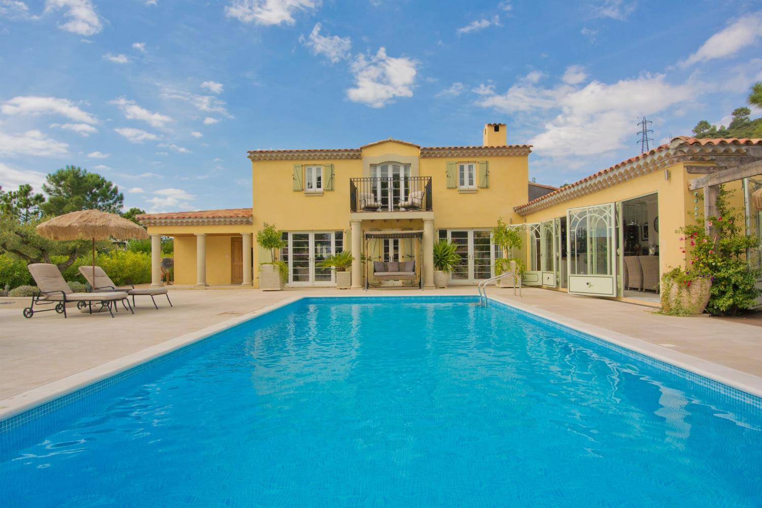 Holiday villa in Saint-Tropez with private heated pool