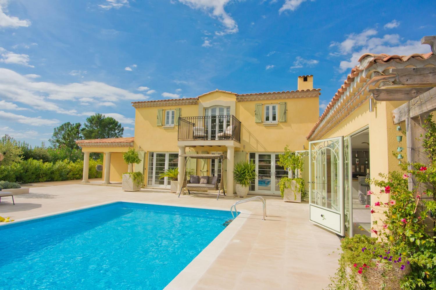 Holiday villa in Saint-Tropez with private heated pool
