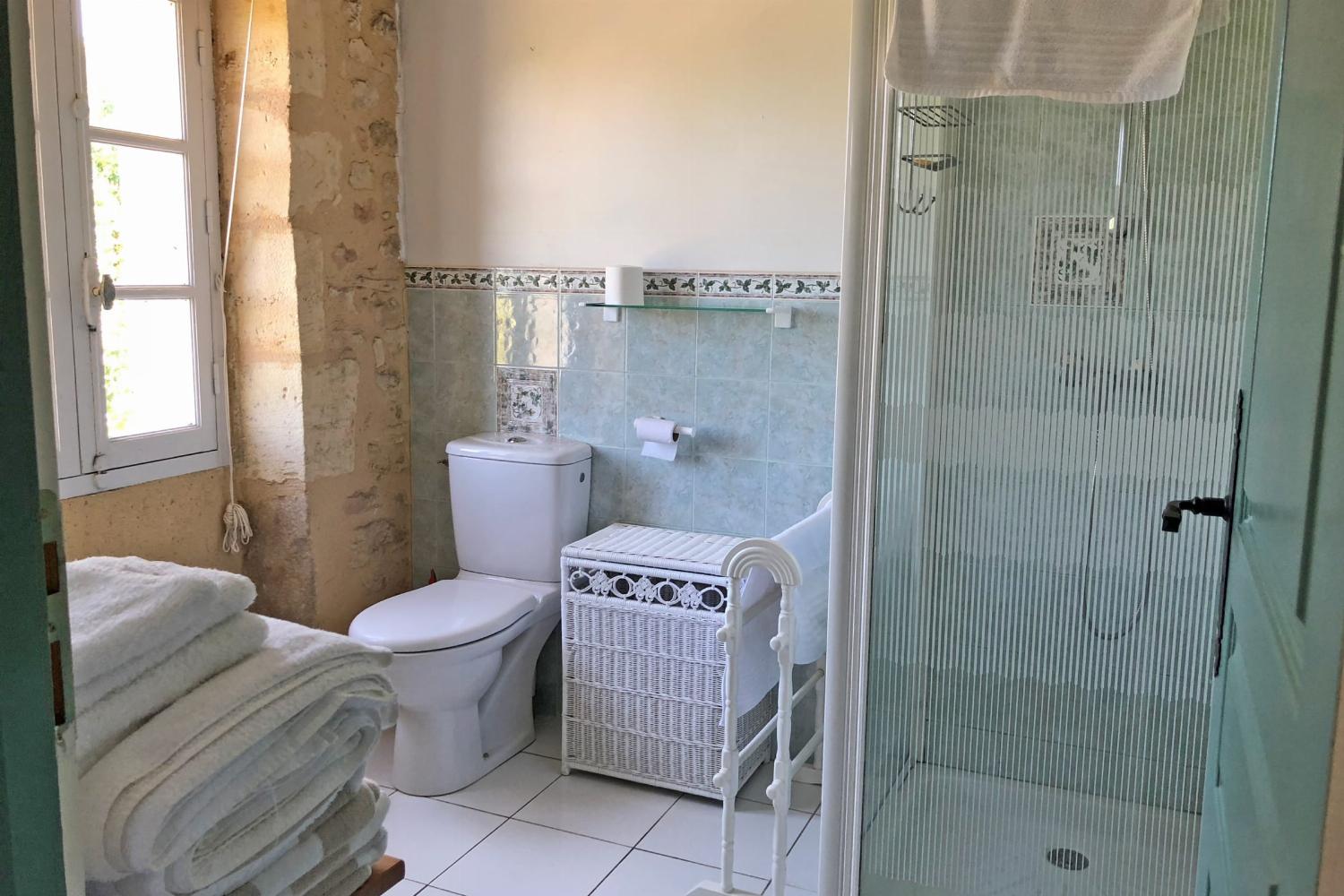 Bathroom | Rental home in Dordogne