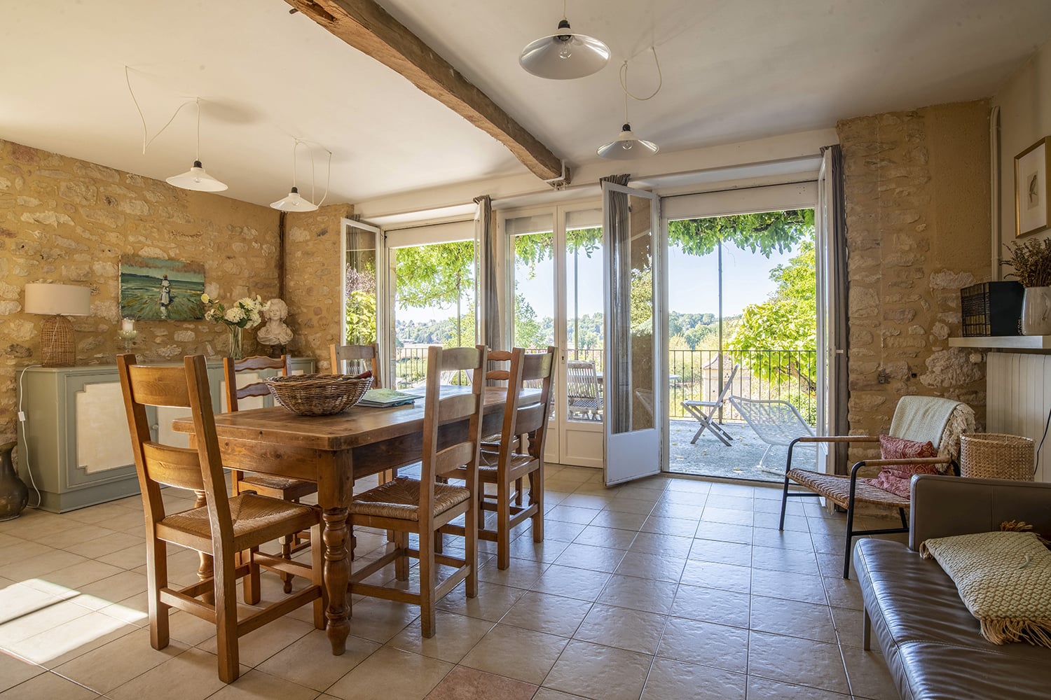 Dining room | Holiday home in Nouvelle-Aquitaine