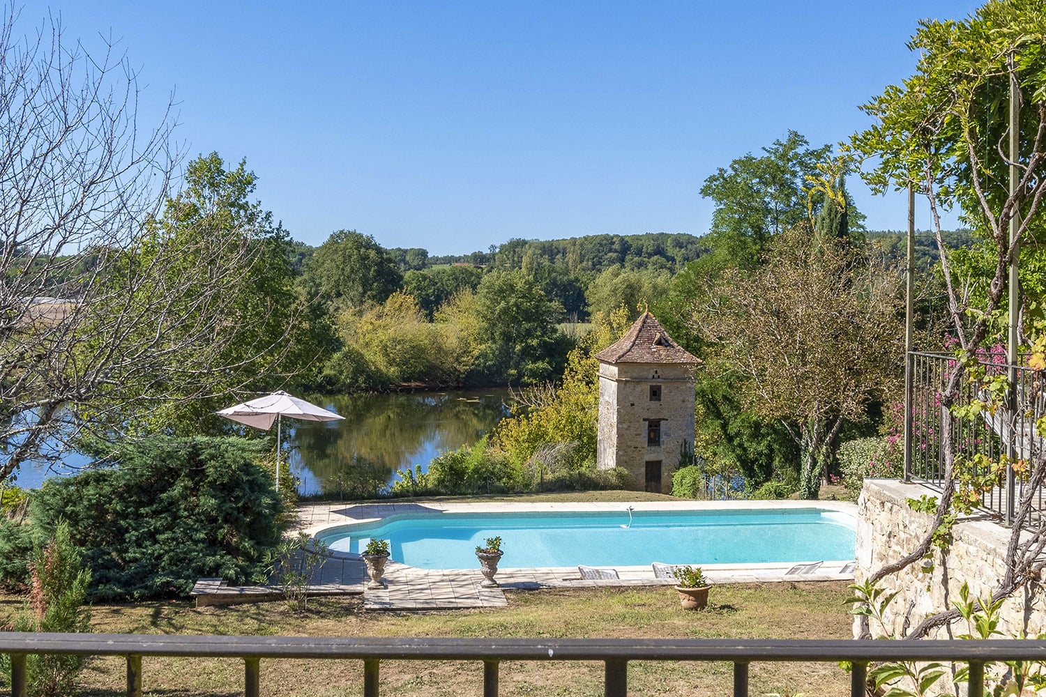 Private pool
