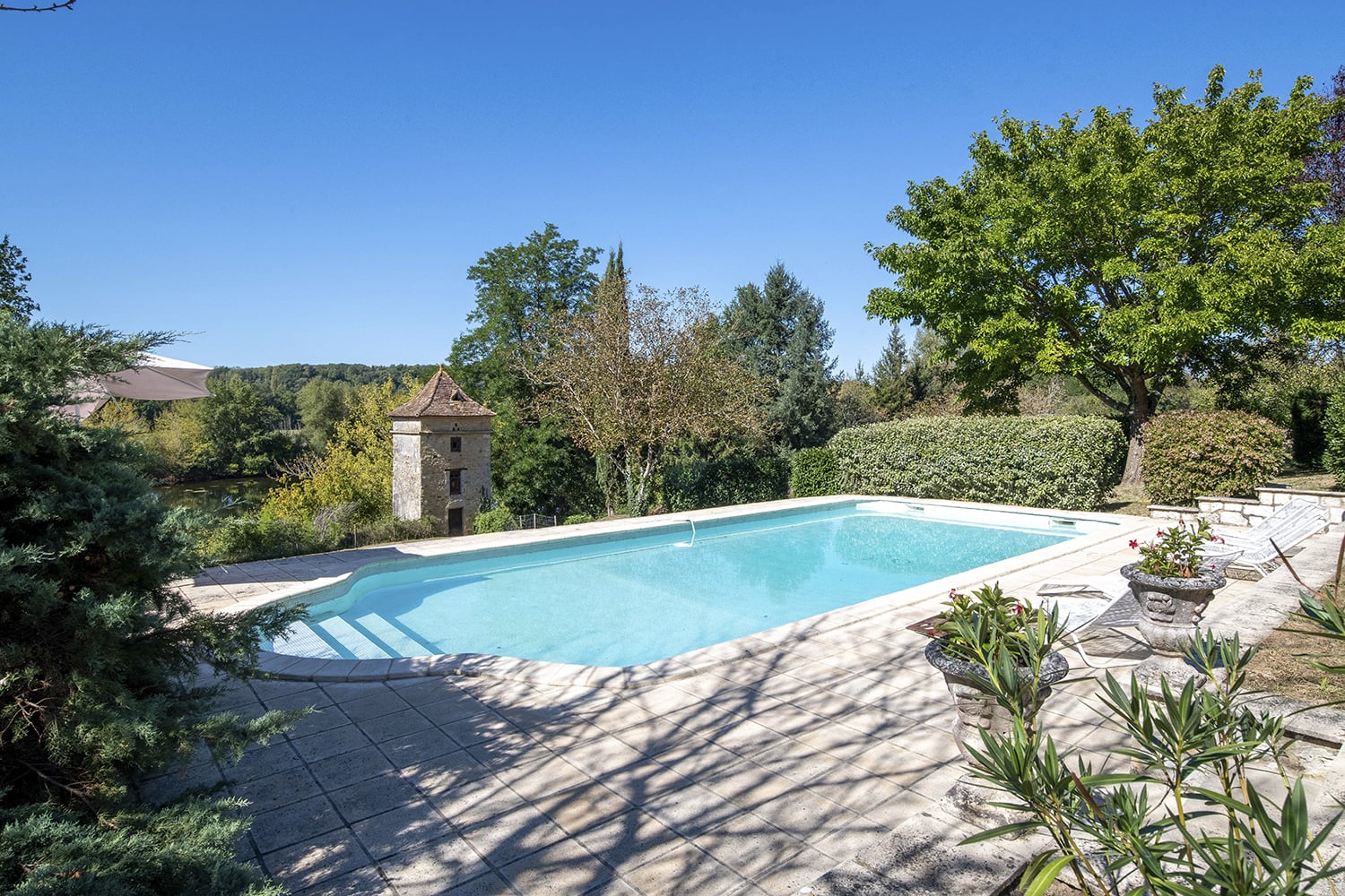 Private pool