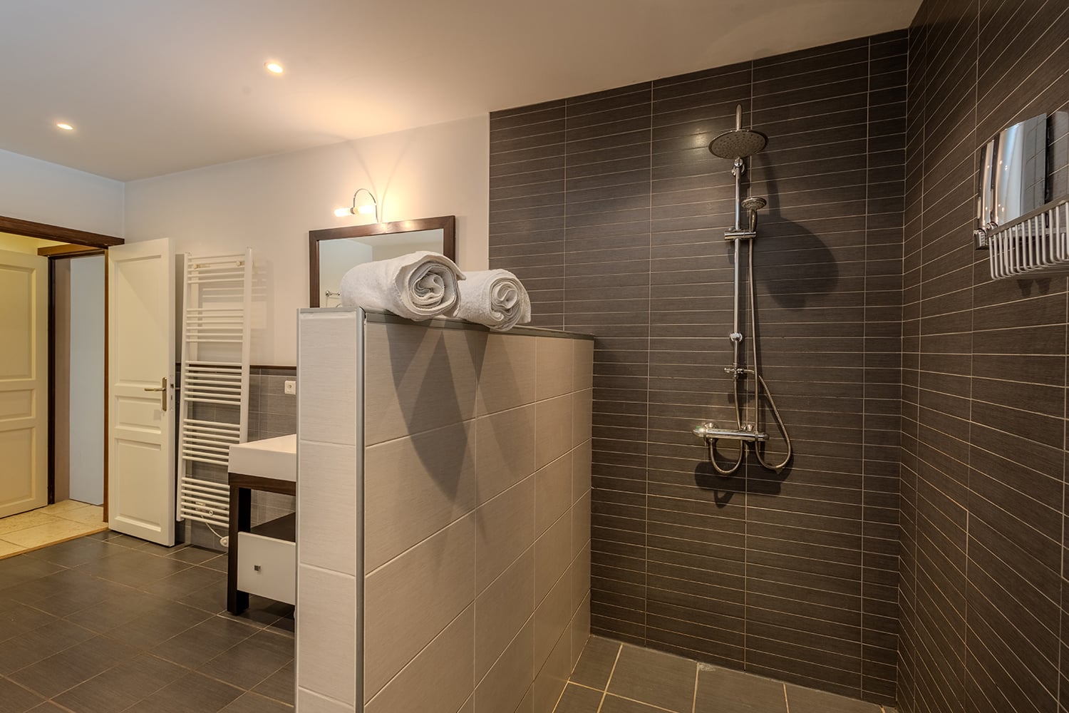 Bathroom | Rental home in Nouvelle-Aquitaine