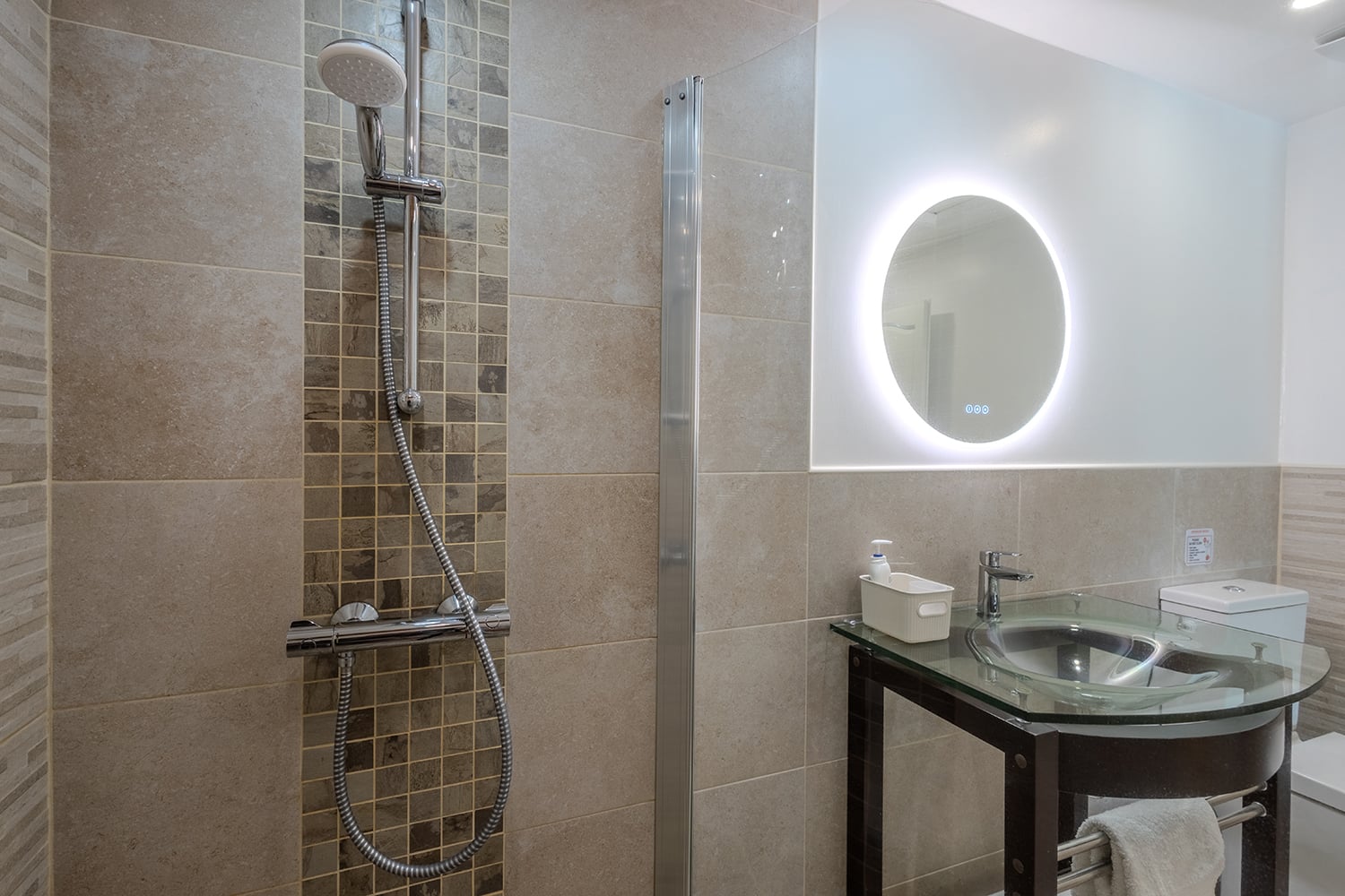 Bathroom | Rental home in Nouvelle-Aquitaine