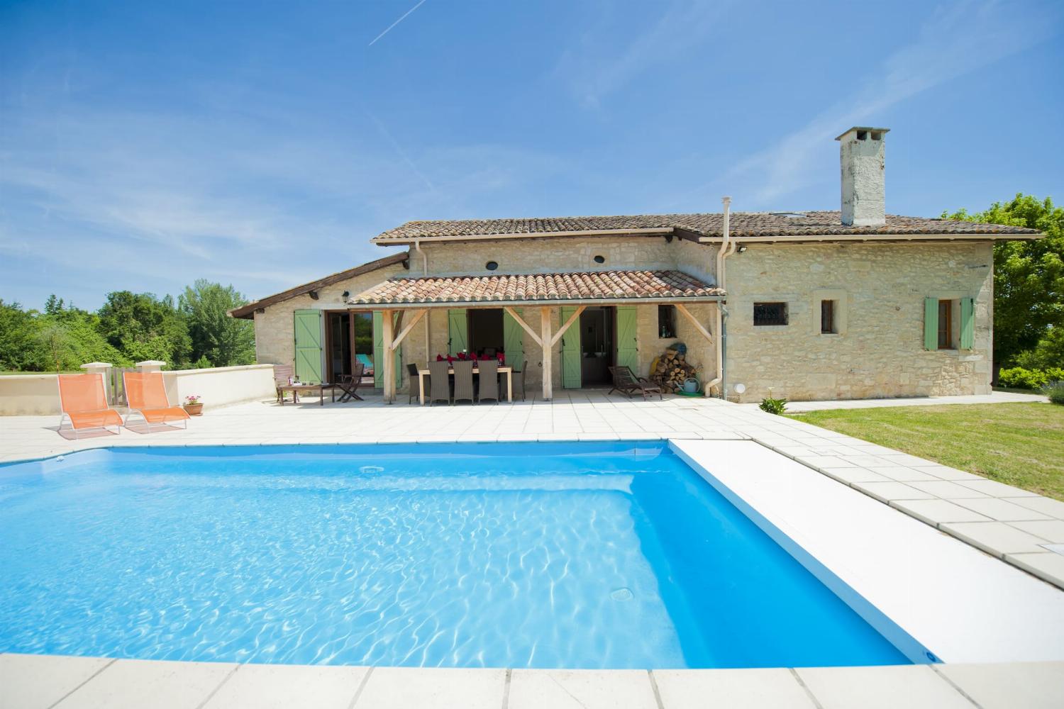 Rental home in Nouvelle-Aquitaine with private heated pool
