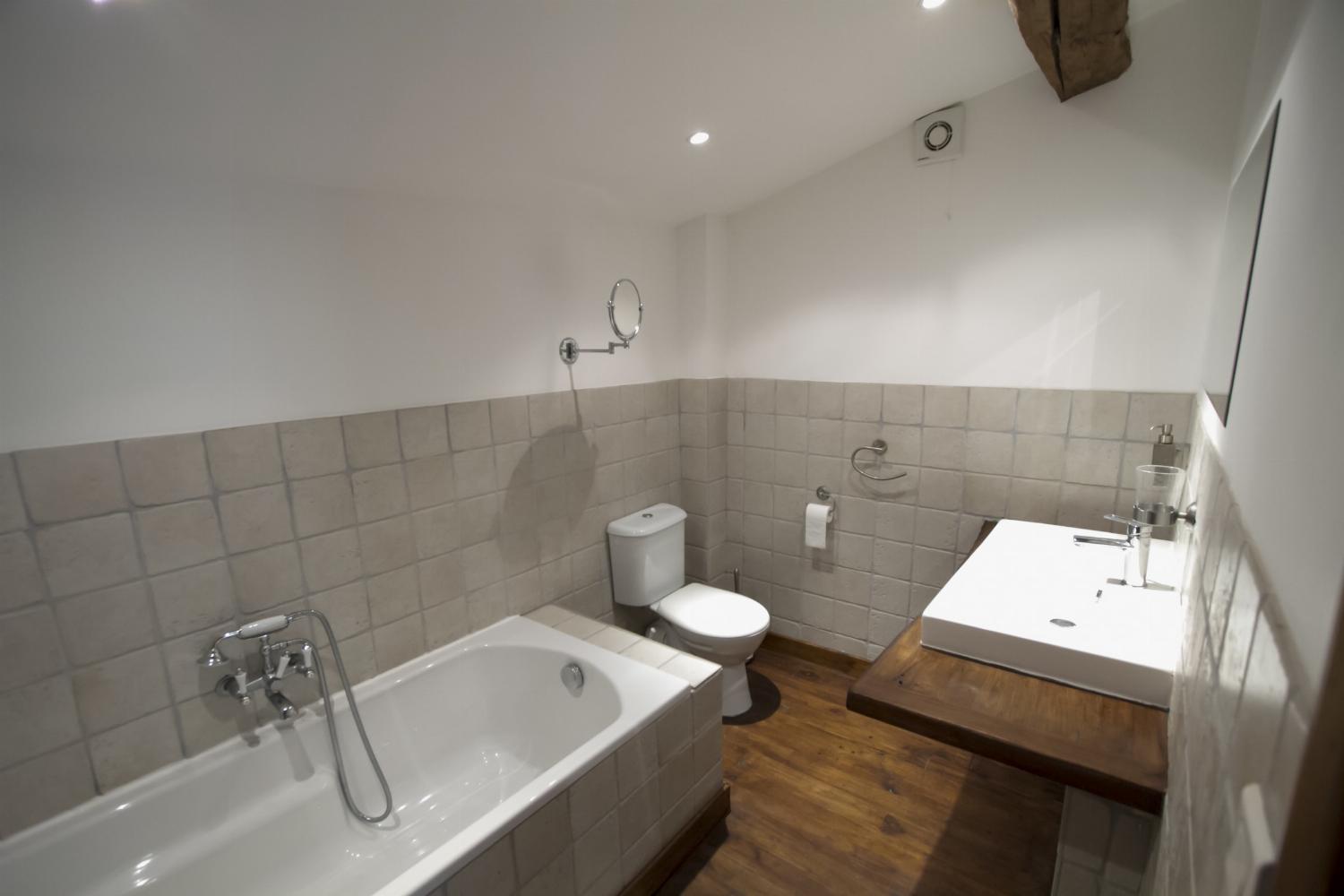 Bathroom | Holiday home in South West Franc