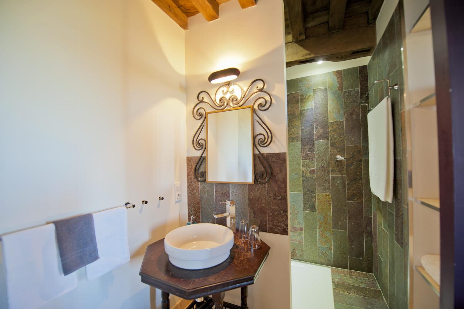 Bathroom | Holiday home in South West France