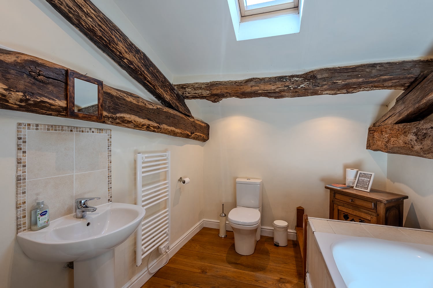 Bathroom | Holiday home in Juillac