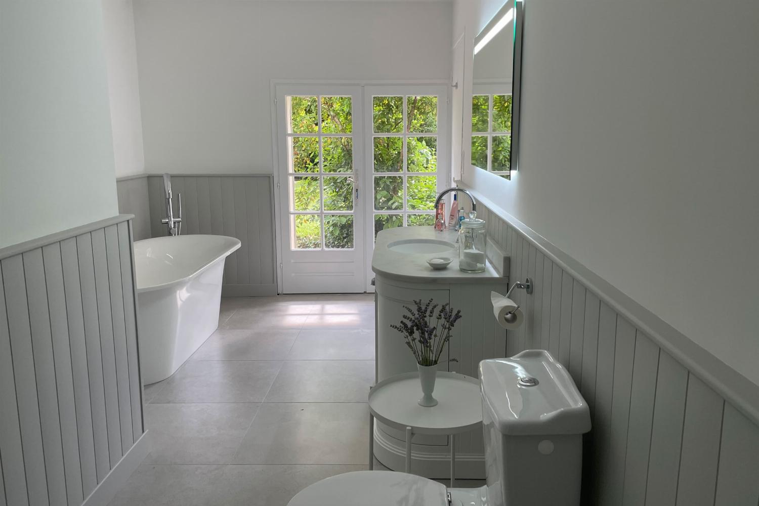 Bathroom | Holiday accommodation in Lot-et-Garonne