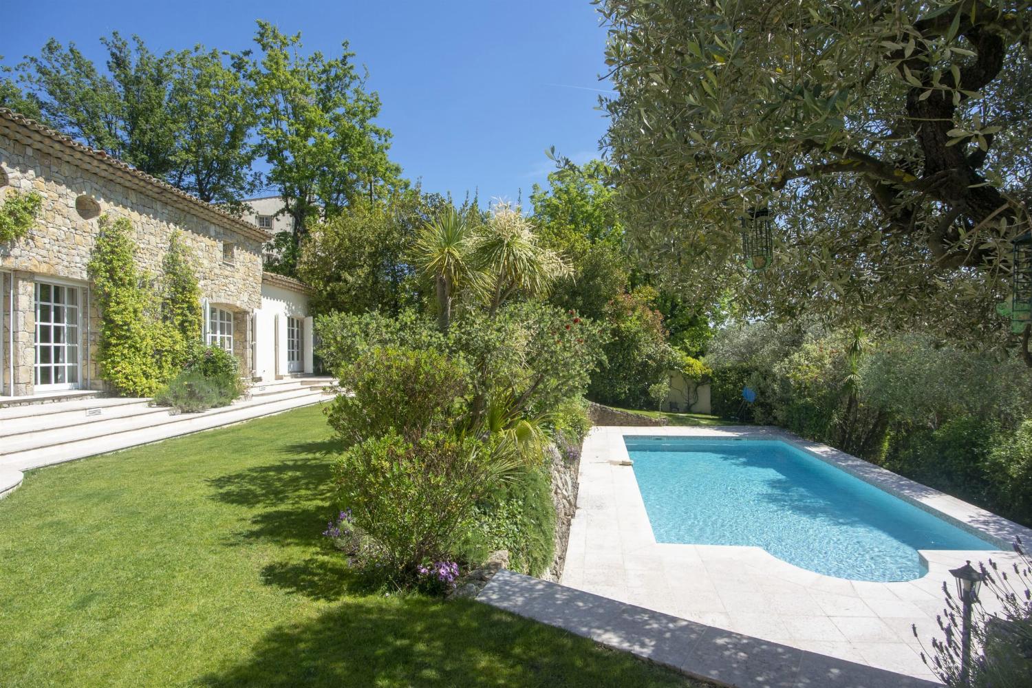 Holiday villa in Provence with private pool