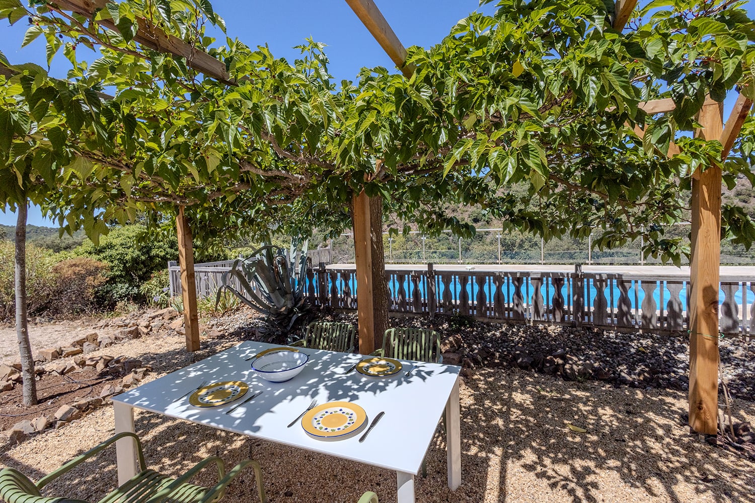 Shaded dining terrace Shaded dining terrace