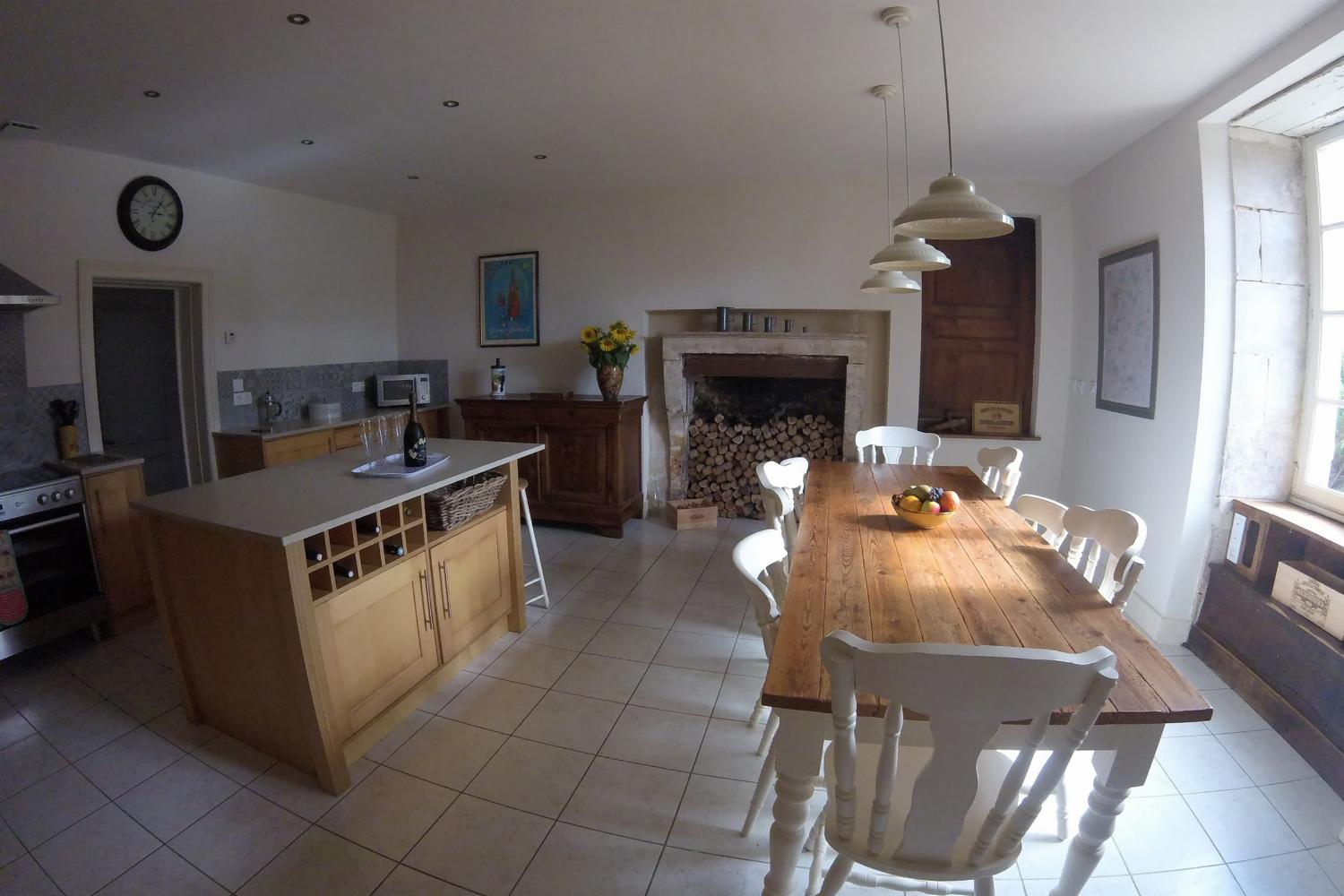 Dining room | Vacation home in West France