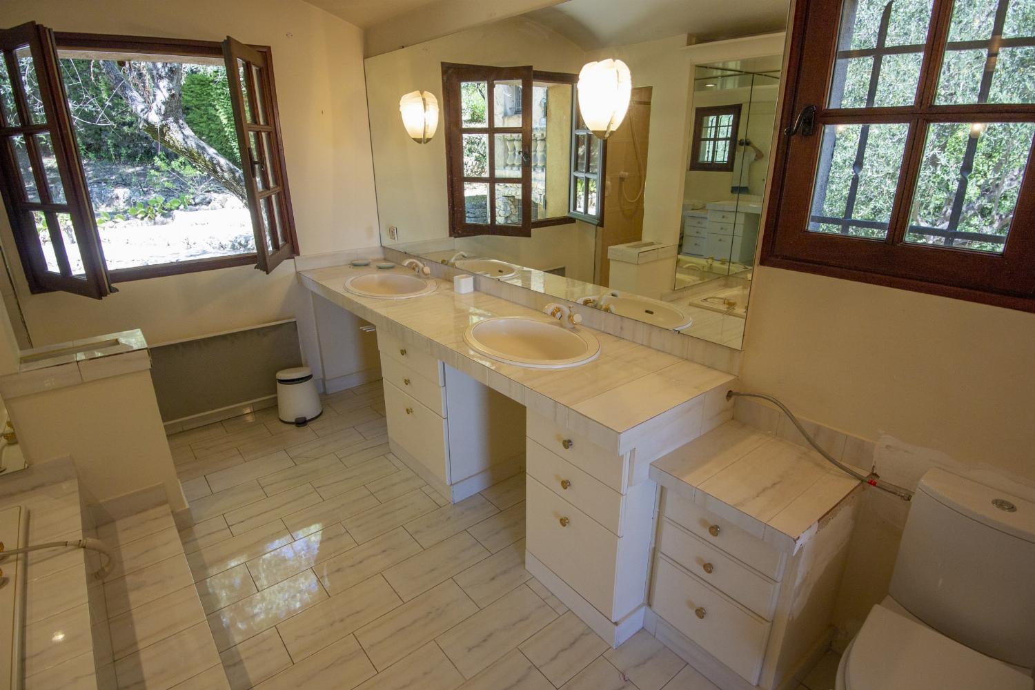 Bathroom | Holiday villa in Provence