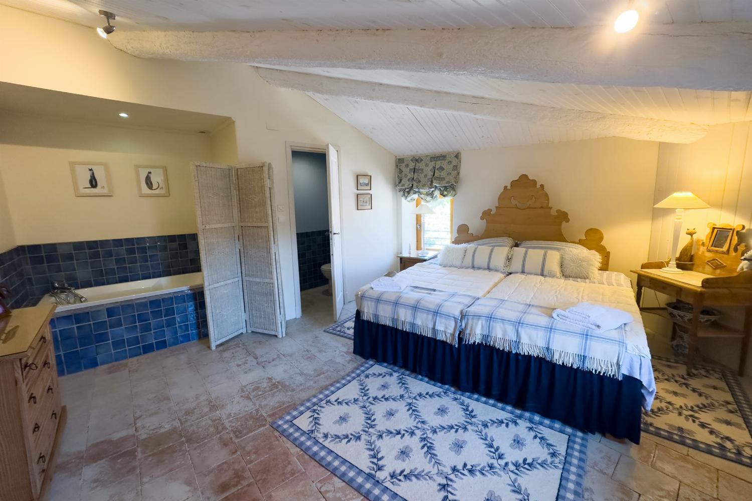  Bedroom | Holiday home in the South of France