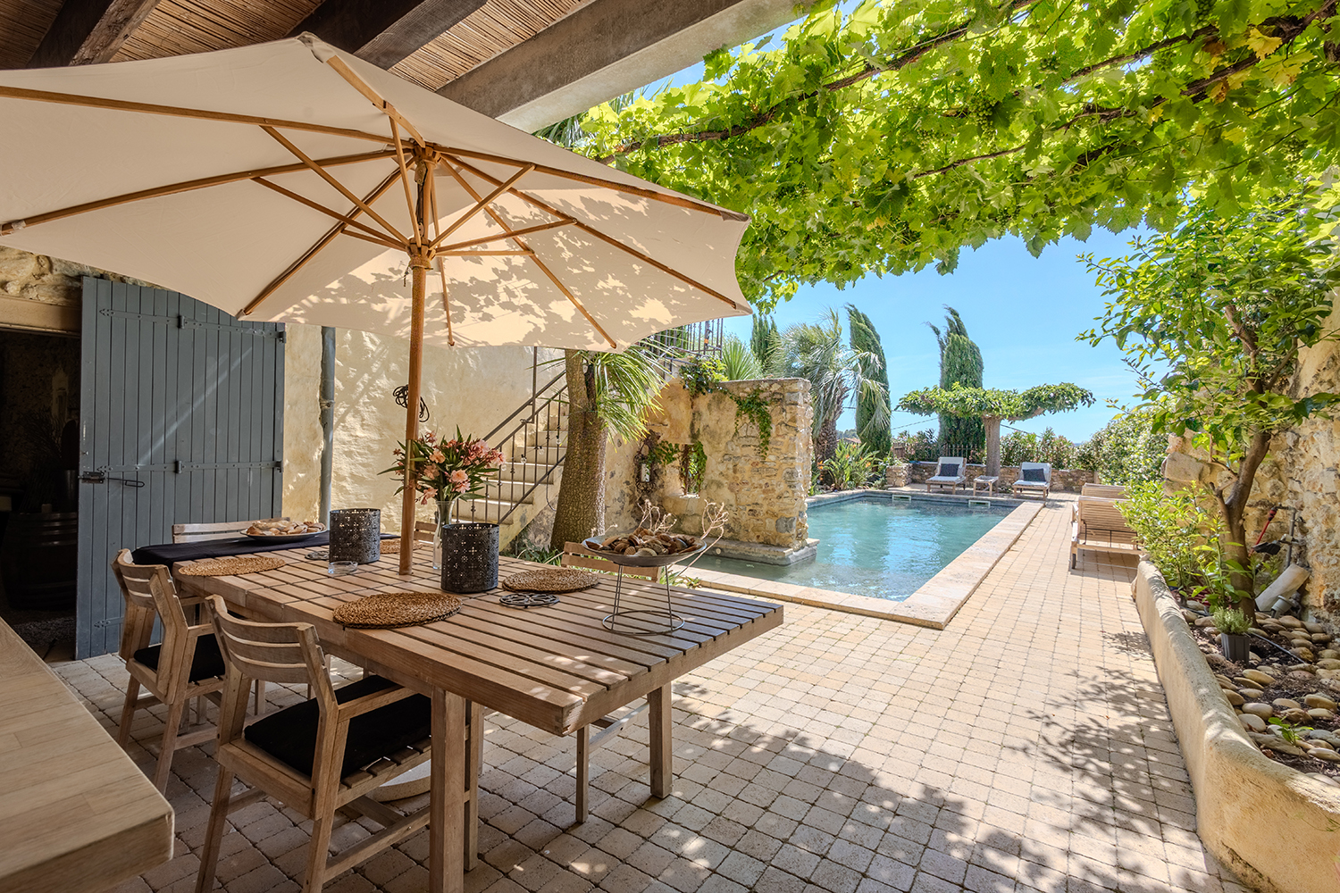 Shaded dining terrace Shaded dining terrace