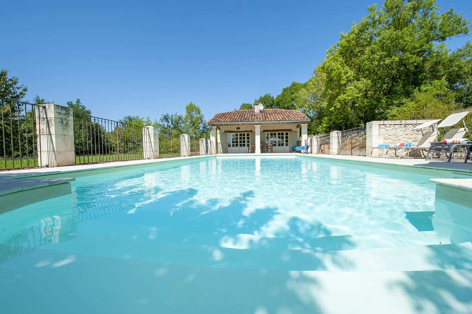Private, heated private pool in Haute-Garonne
