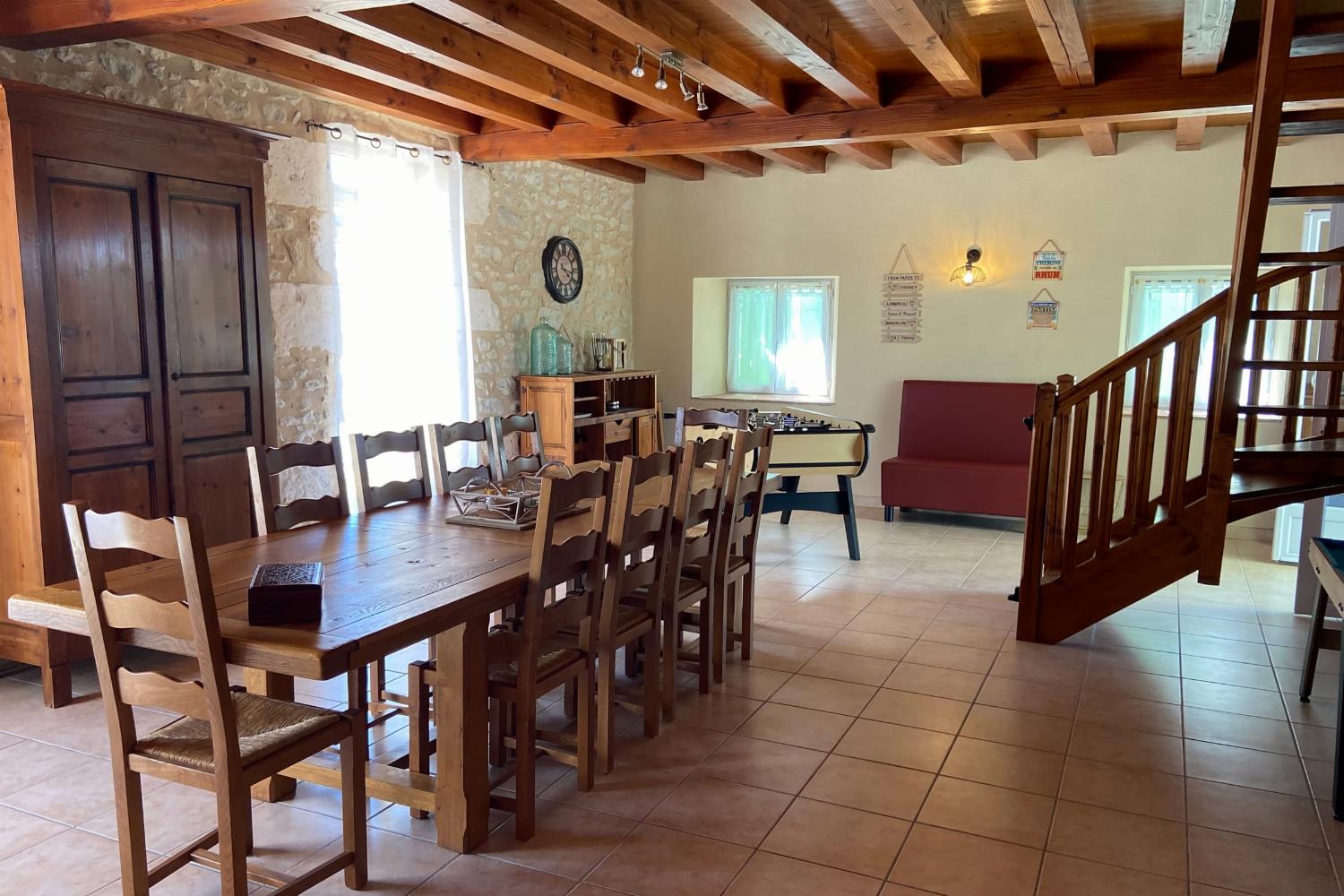 Dining room | Holiday home in Nouvelle-Aquitaine