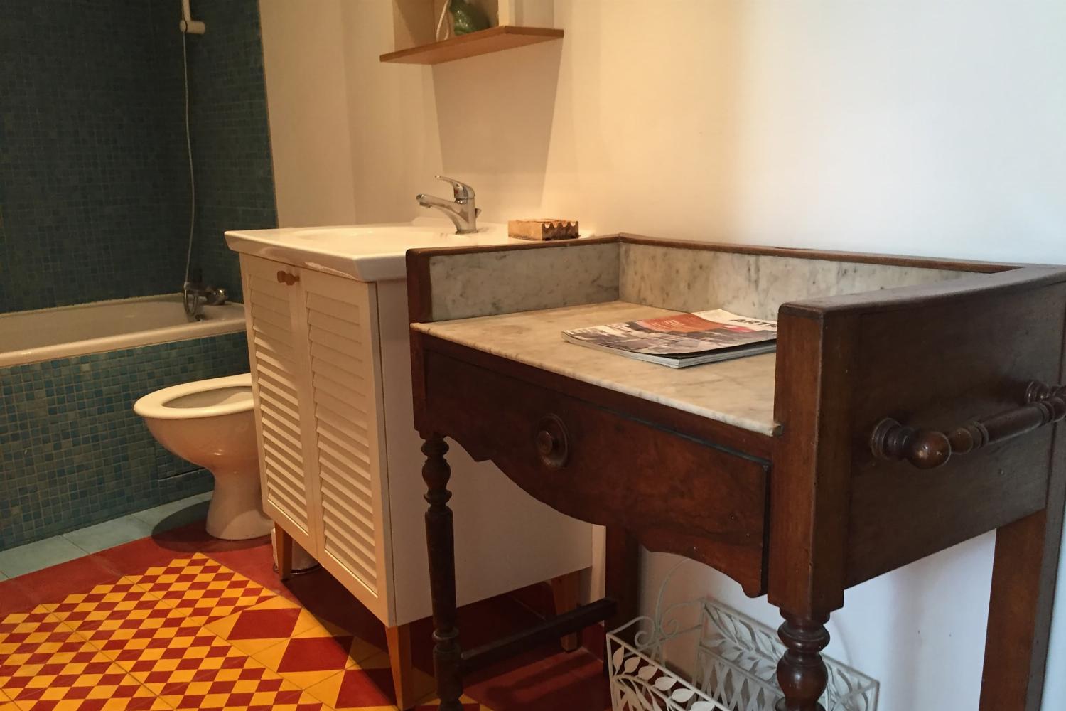 Bathroom | Holiday home in South of France
