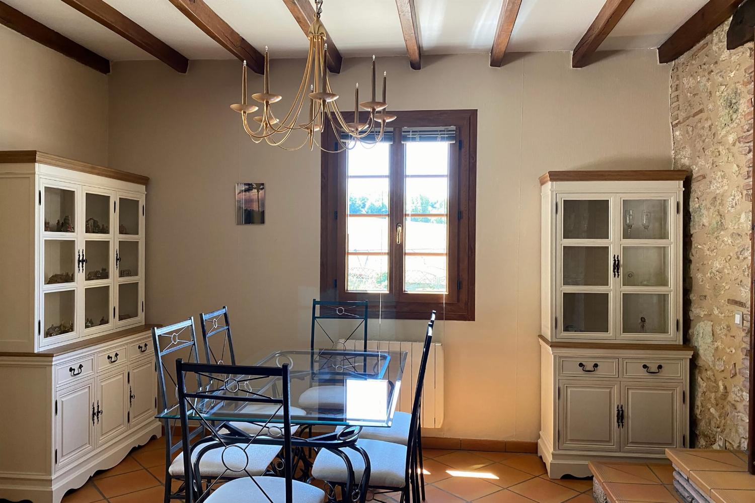 Dining room | Holiday accommodation in South West France