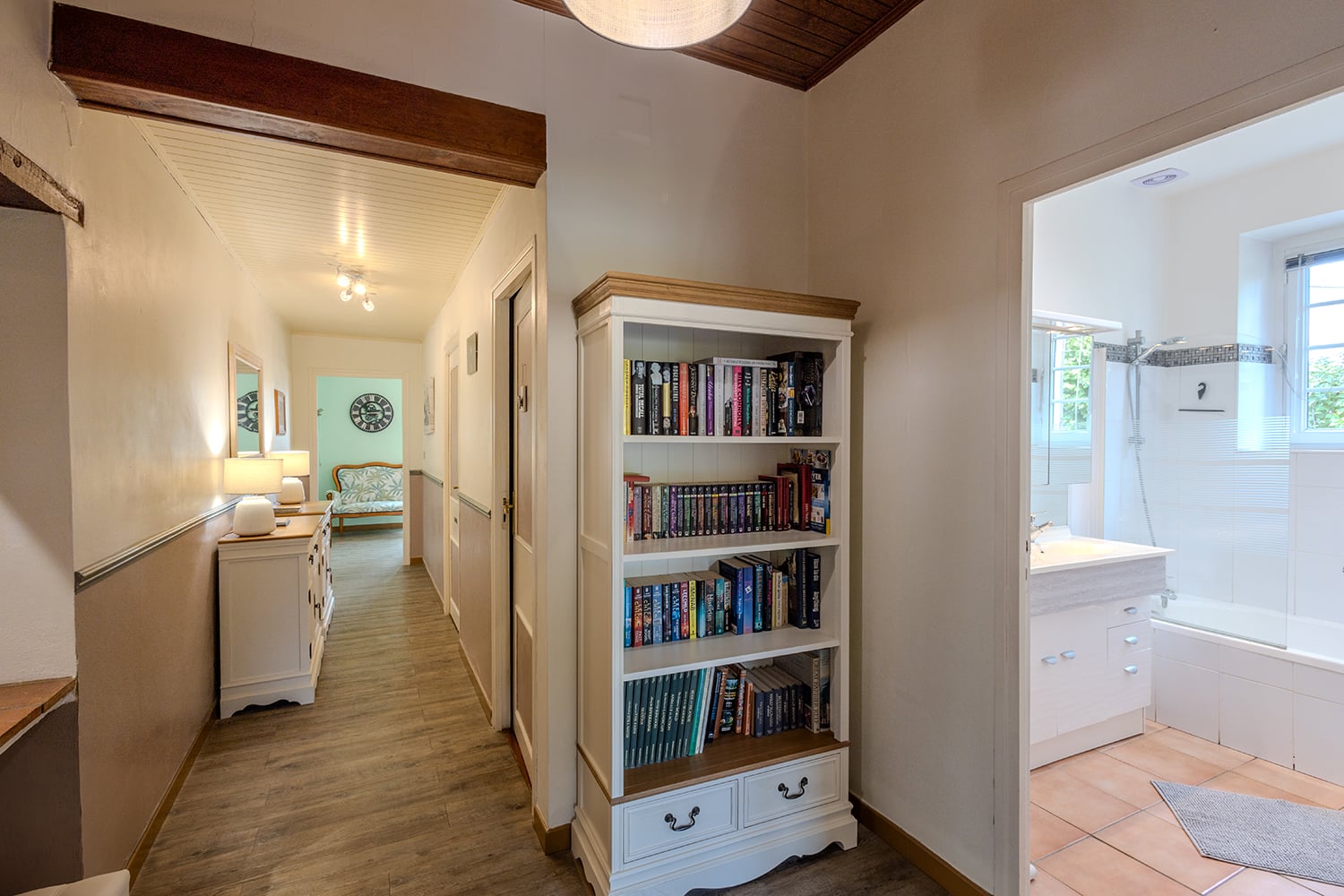 Hallway | Holiday accommodation in Nouvelle-Aquitaine