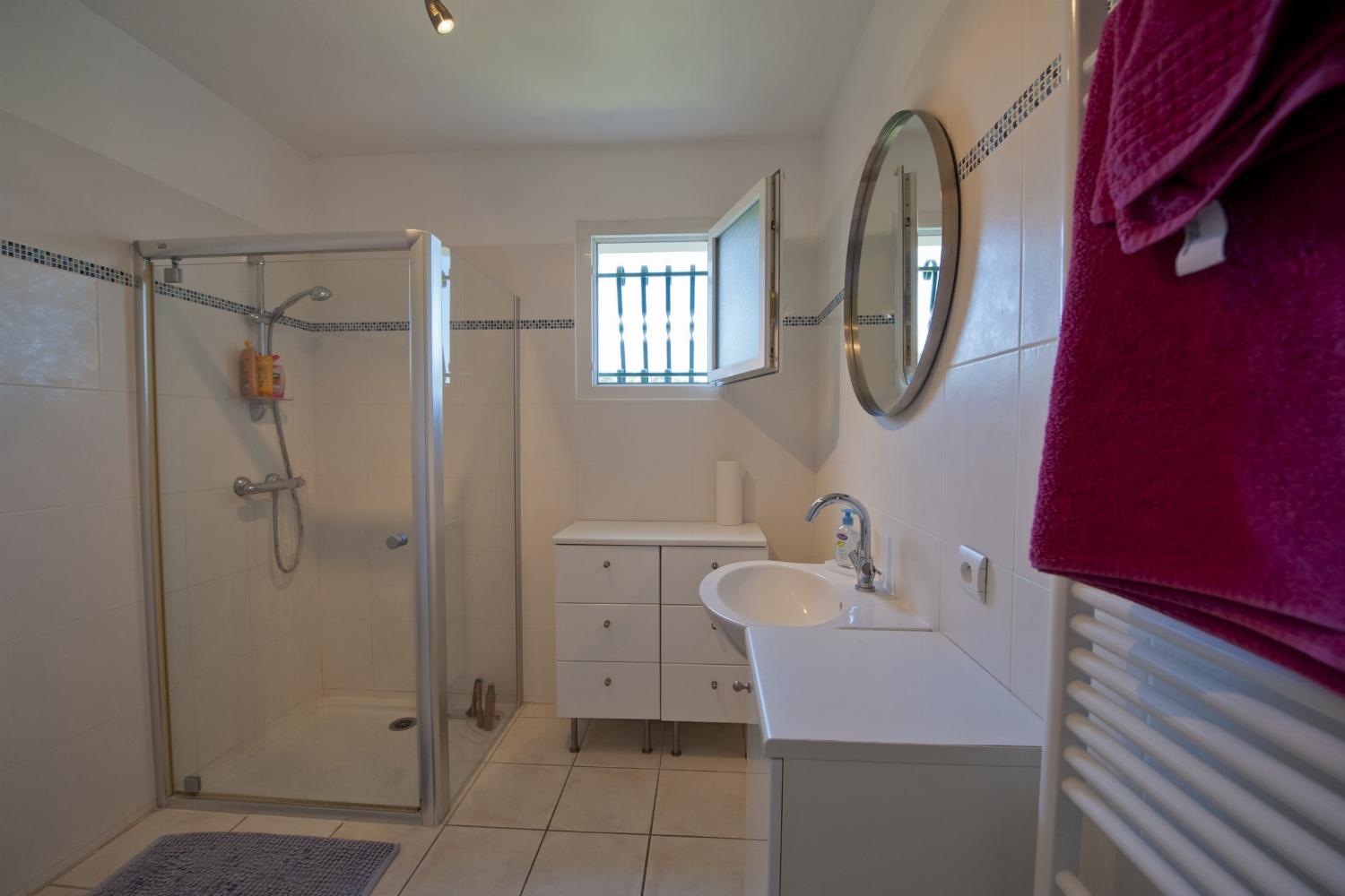 Bathroom | Holiday villa in the South of France