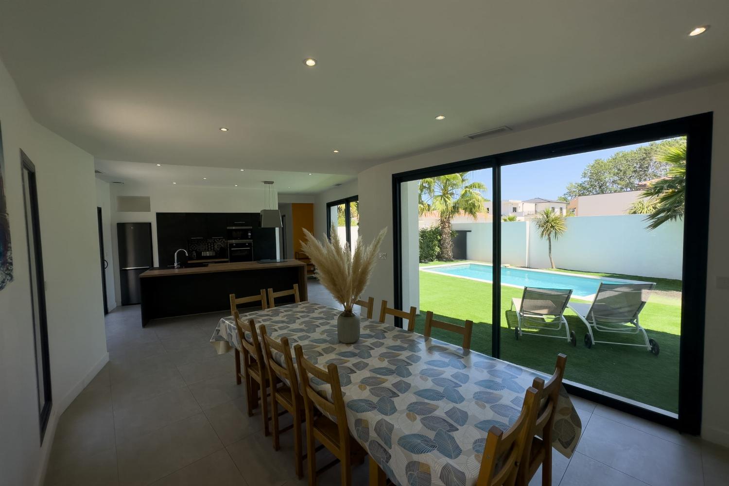 Dining room | Holiday villa in the South of France