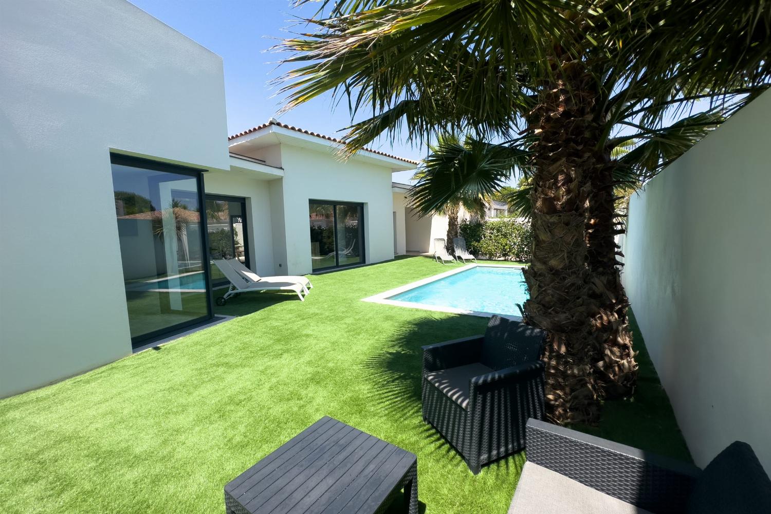 Holiday villa in the South of France with private pool