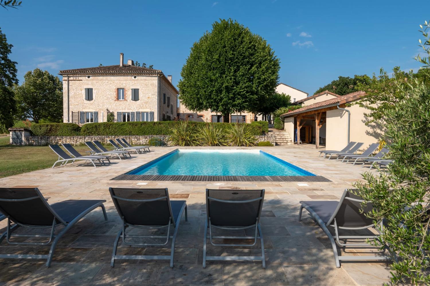 Maison de vacances dans le Tarn avec piscine privée chauffée